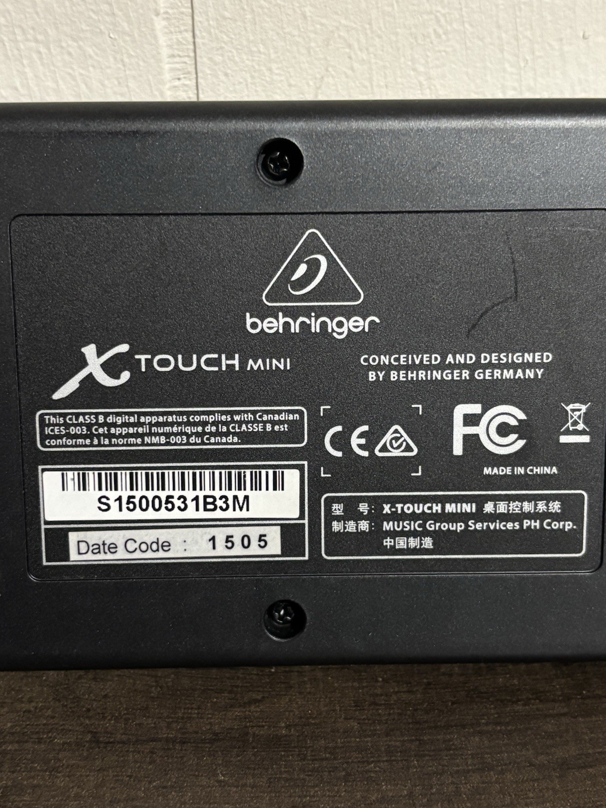 Behringer X-Touch Mini ultra-compact universal USB MIDI controller for PC Unit