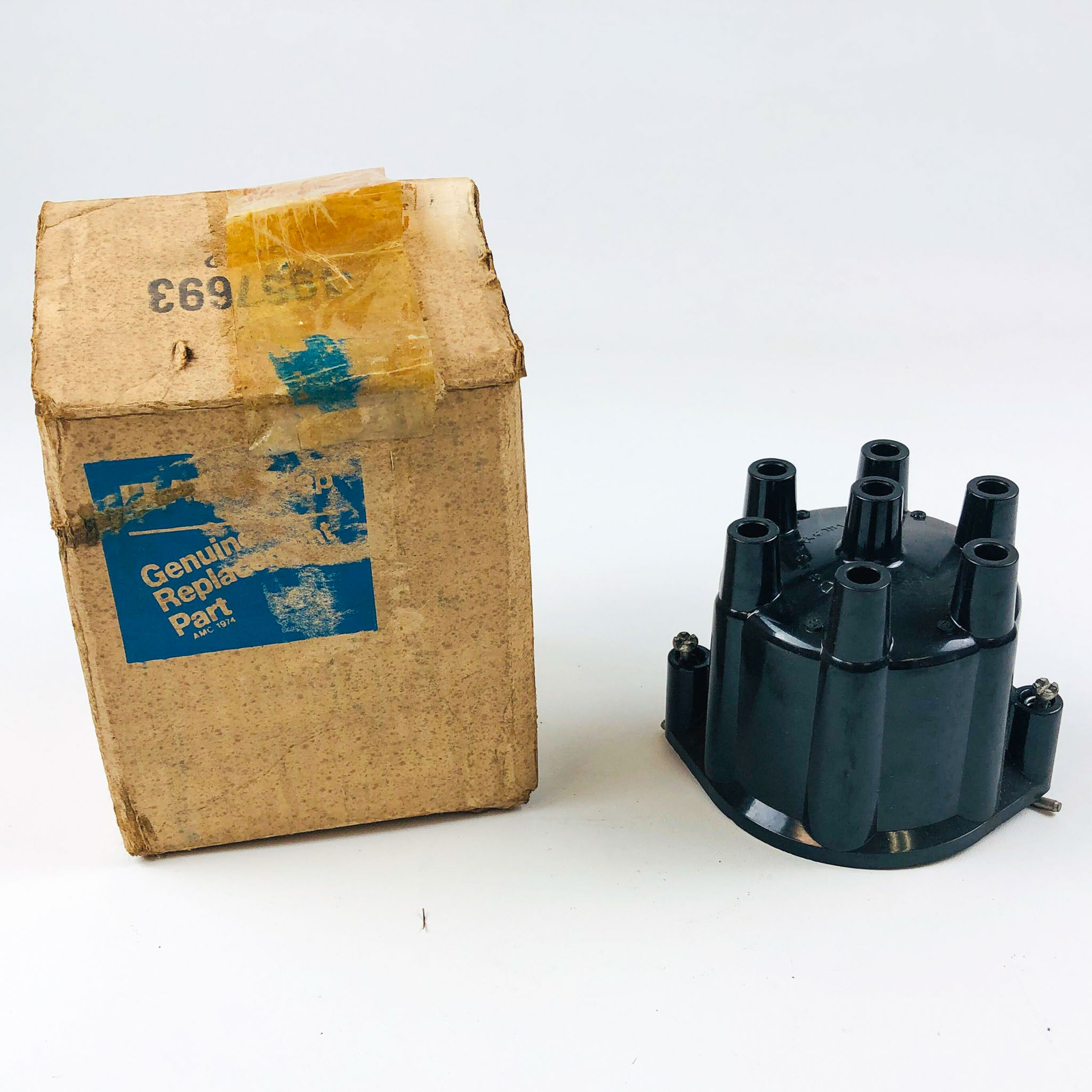 AMC 1957693 Ignition Distributor Cap Delco Remy Group 3.032 OEM New NOS