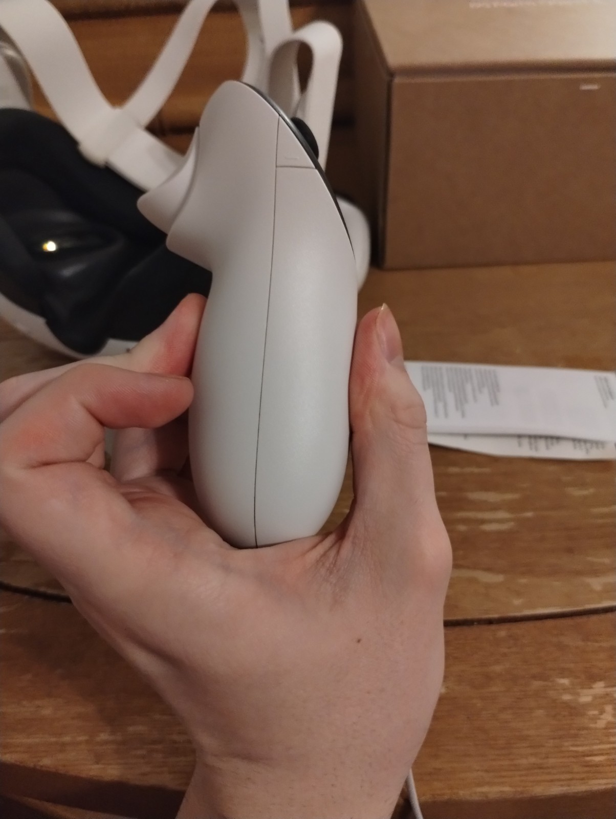 minimumly used Meta Quest 3 Virtual Reality Headset 512GB White with Controllers