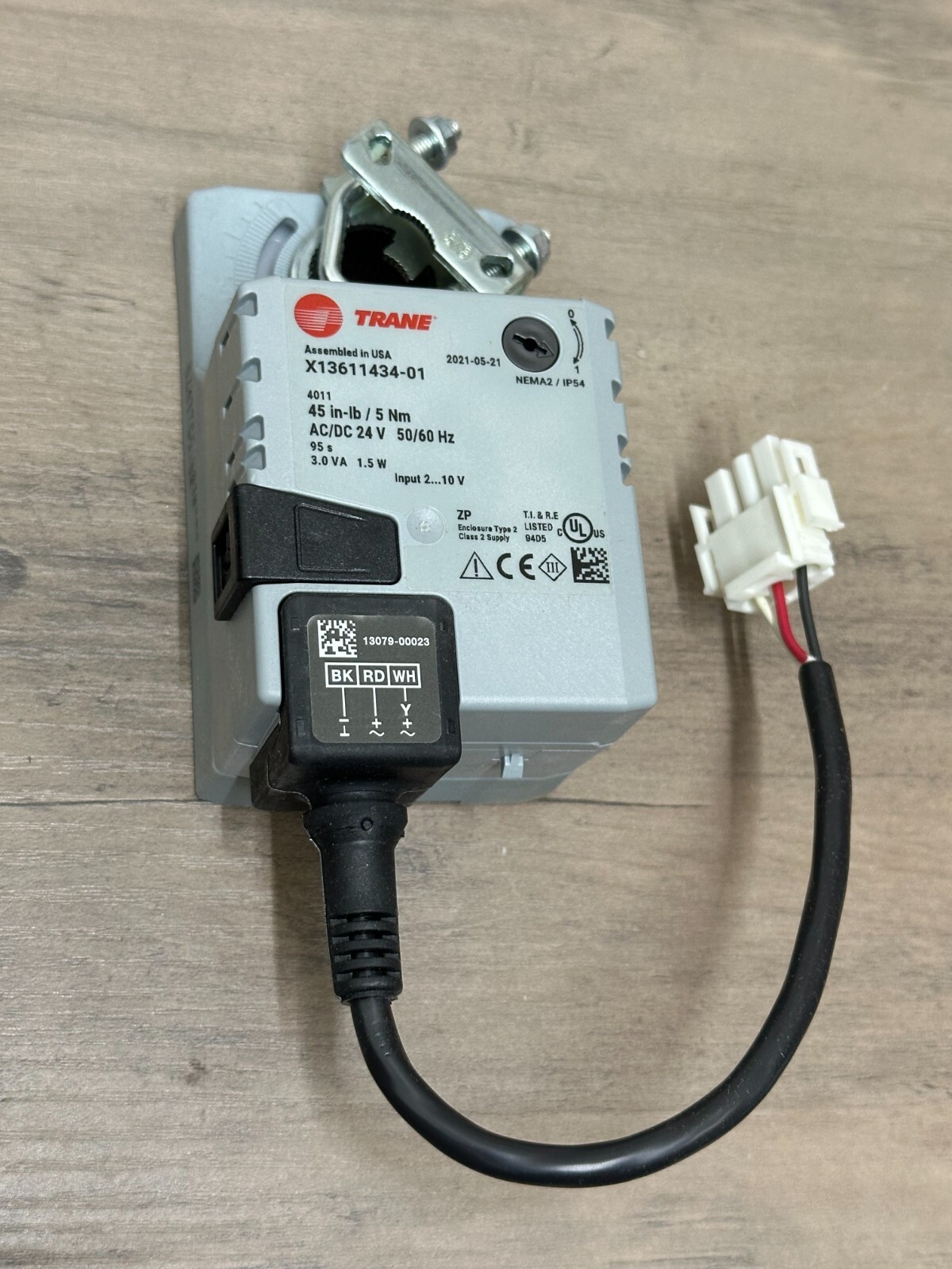 Trane X13611434-01 24V 45 in-lbs Non-Spring Return Rotary Damper Actuator