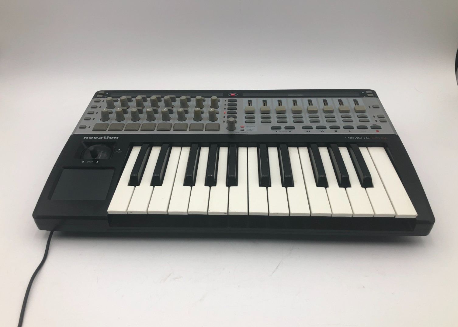 Novation ReMOTE 25 SL MIDI Controller Keyboard USB DAW Control - Tested Working