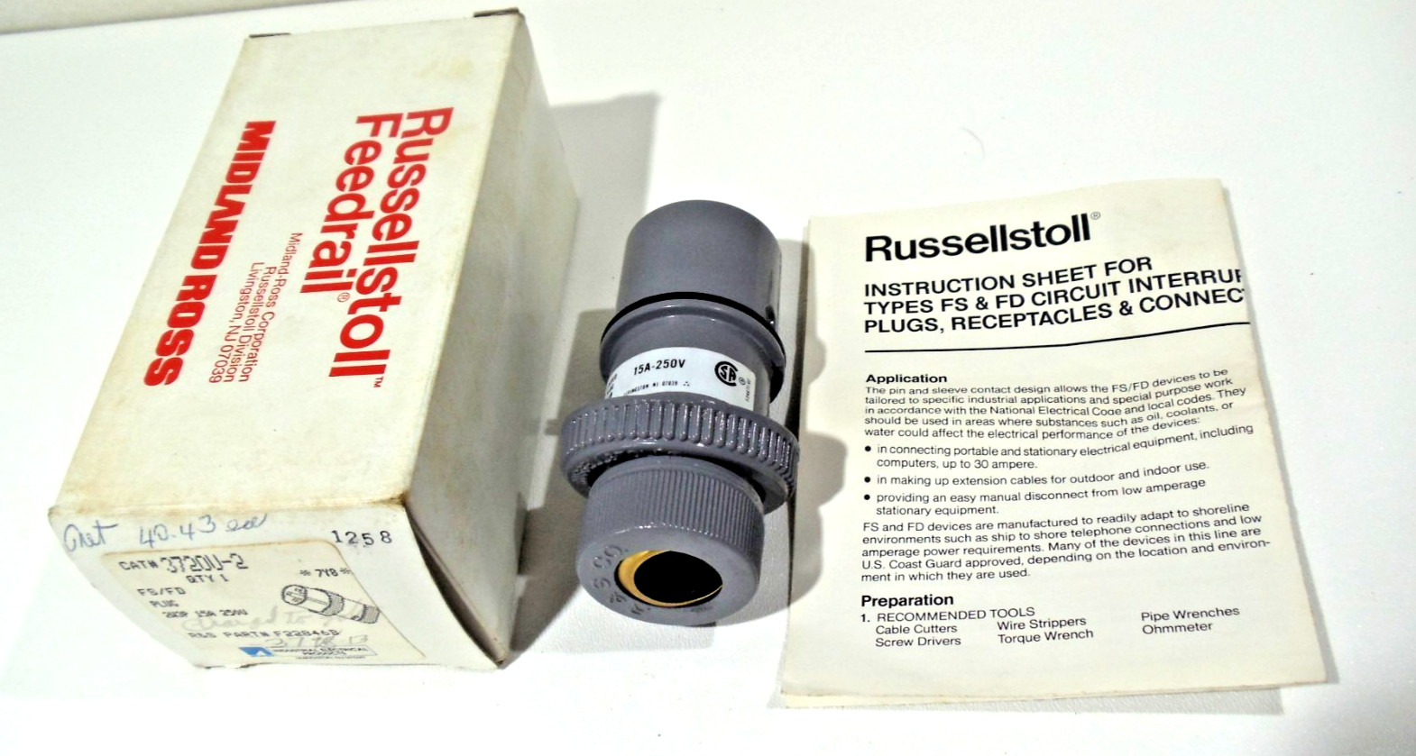 3720U2 Russell and Stoll Plug Industrial Electrical Products NIB