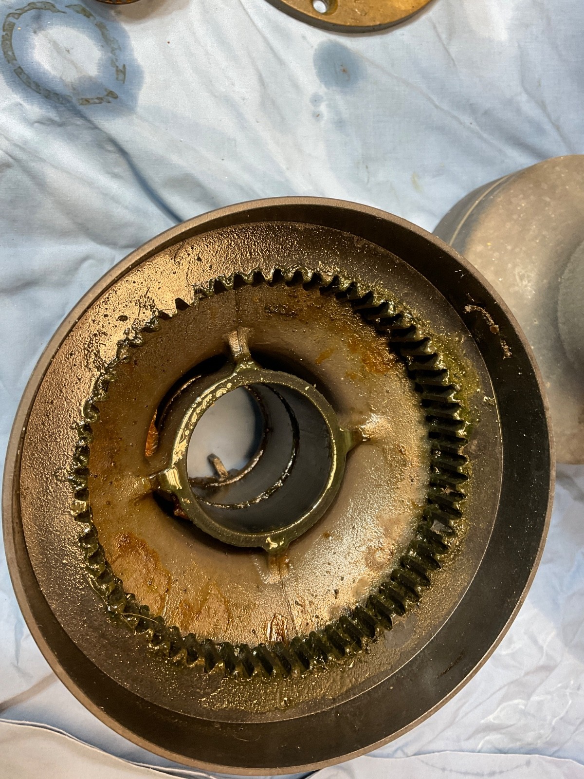 Pair Barient 25 winches. Aluminum. Double speed. Bronze internals. 2 winch hndls