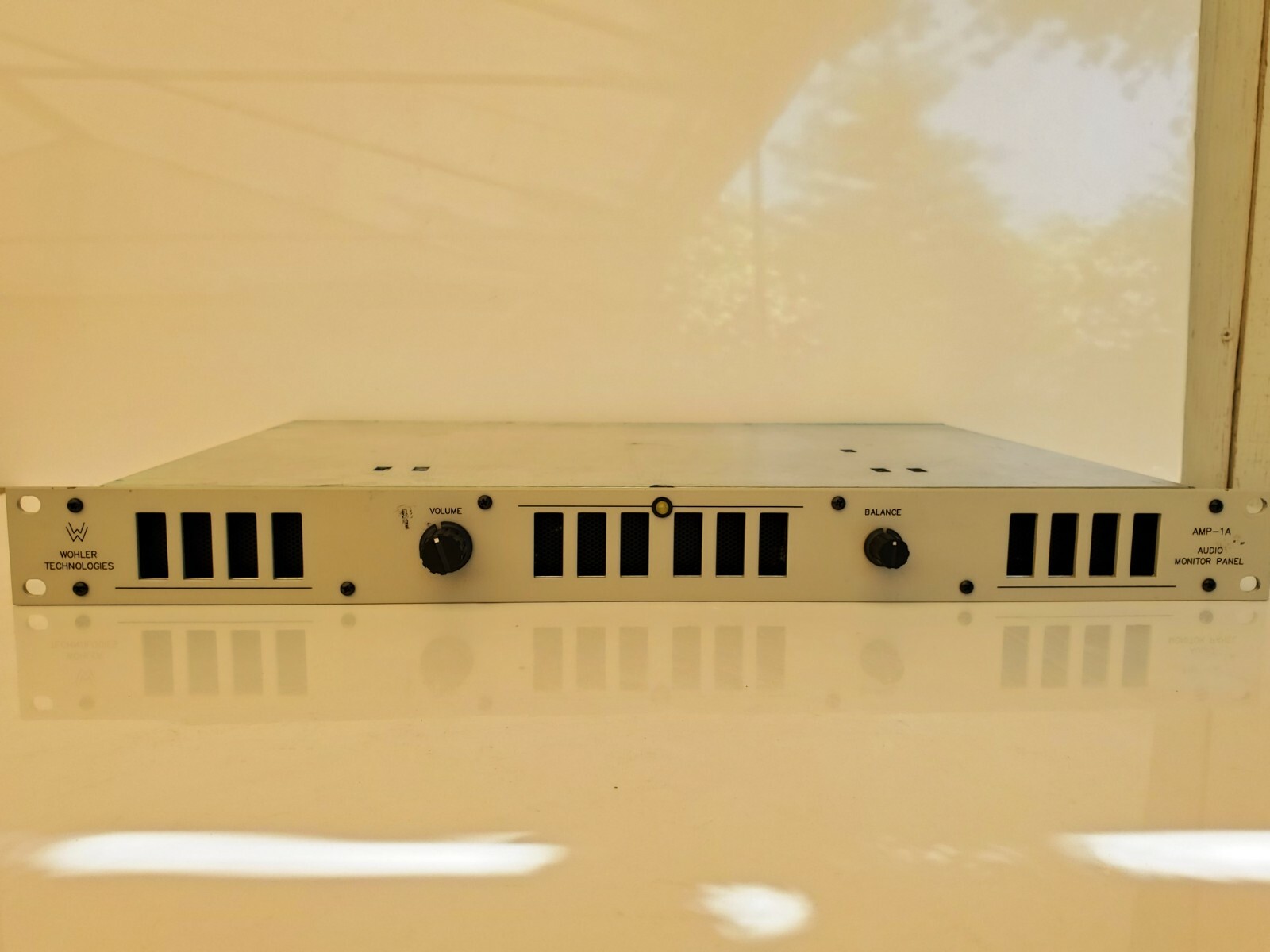 Wohler Technologies AMP1A Analog Audio Monitor Panel 25320101C w/ rack ears USED