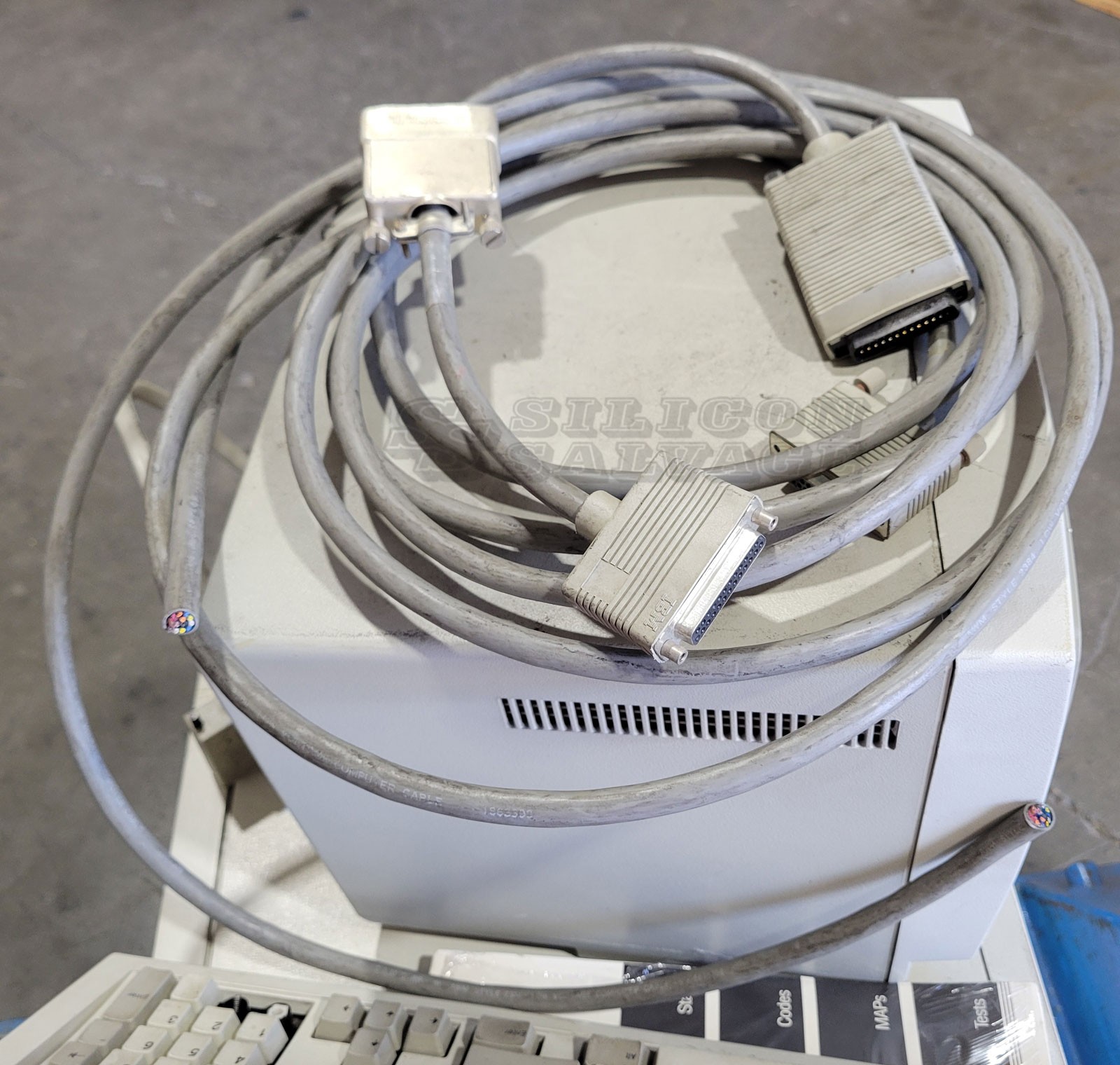 IBM 3174 1R Terminal Cluster Controller w/ 83X7944 Monitor
