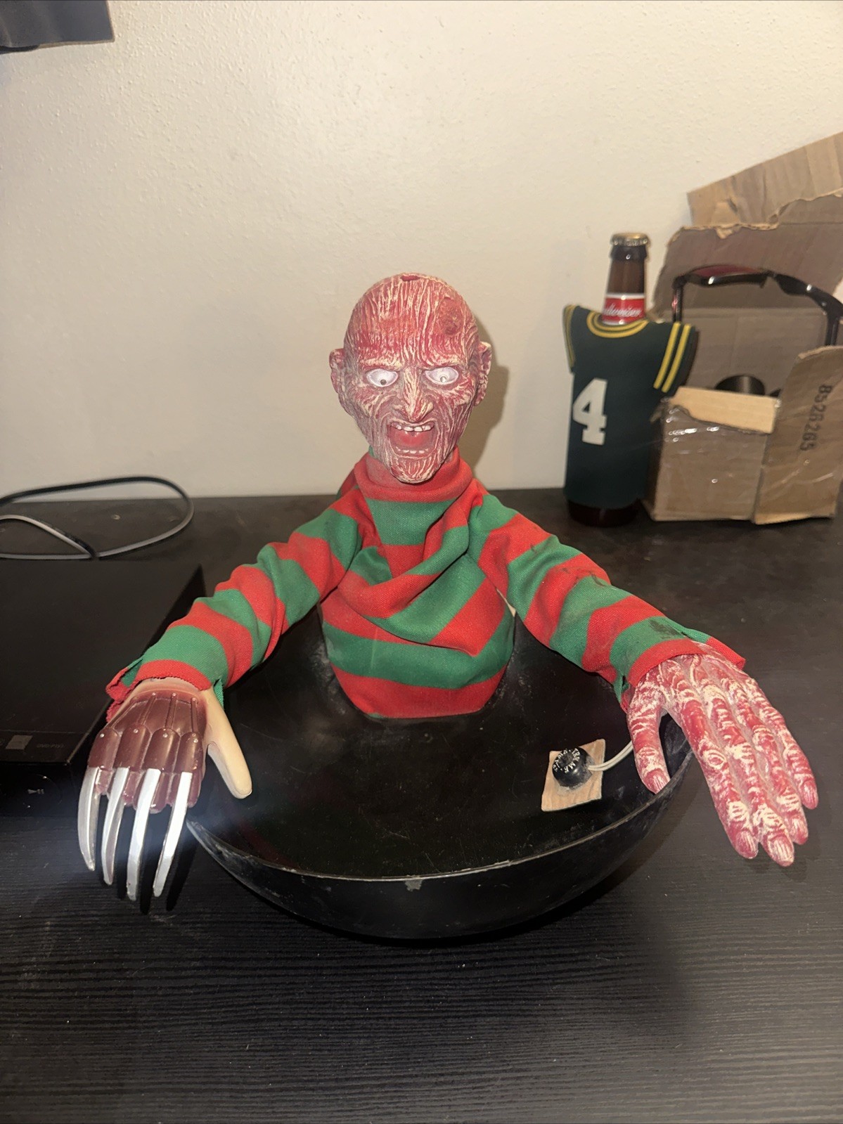 Freddy Krueger  Animated With Sound Halloween Candy Bowl Rare Missing Hat