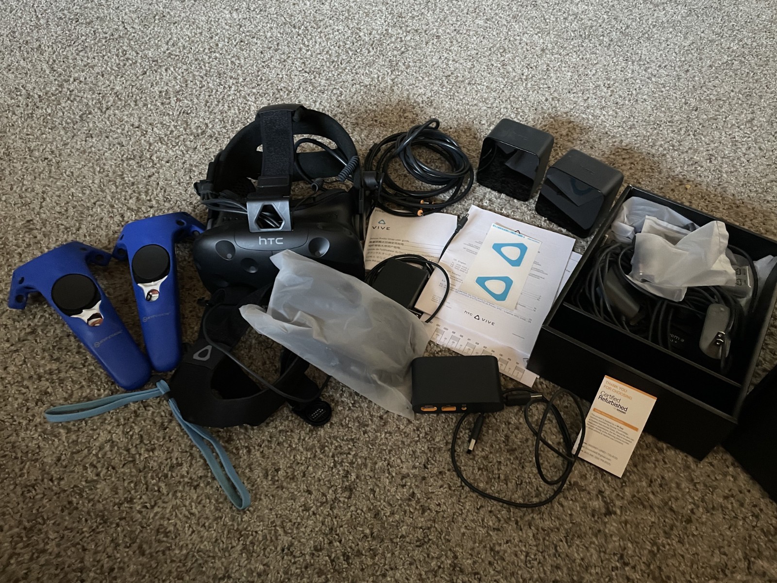 HTC Vive VR Headset w/ Deluxe Audio Strap Blue Controllers