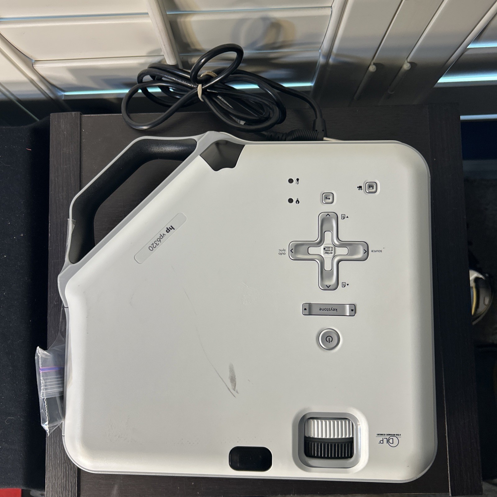 HP vp6320 Office Home Theater Projector With Remote
