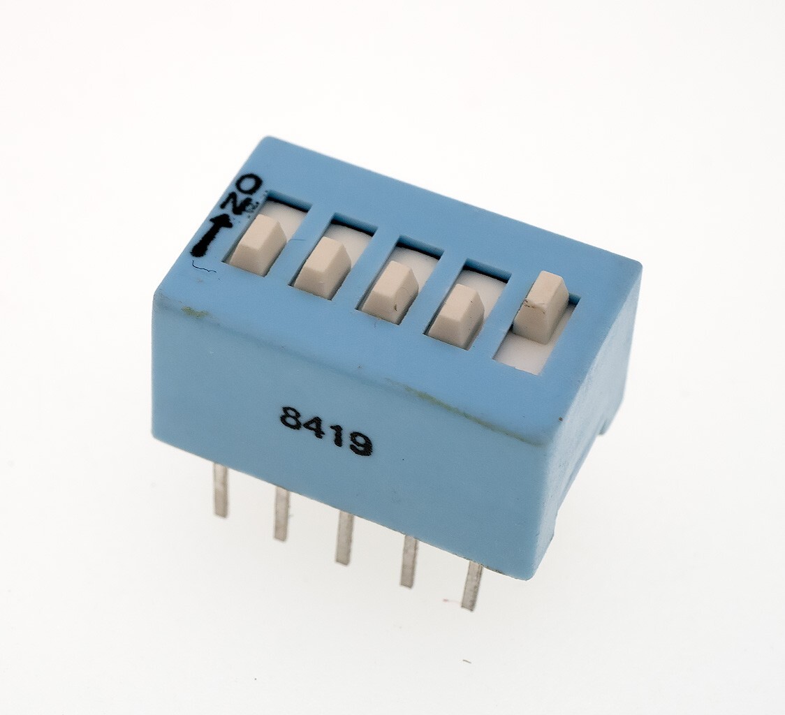 CTS 5 Position 10 Pin SPDT Through-Hole DIP Switch, Lot of 10