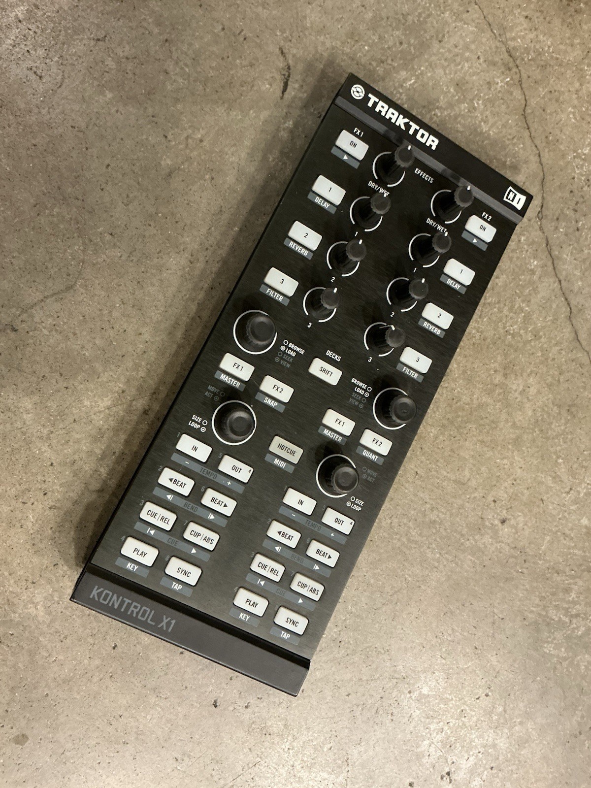 Native Instruments Traktor Kontrol X1 DJ Decks Effects Controller TESTED #CM7