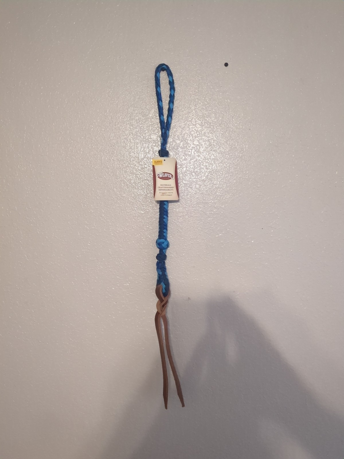 WEAVER QUIRT WITH WRIST LOOP AND LEATHER POPPER