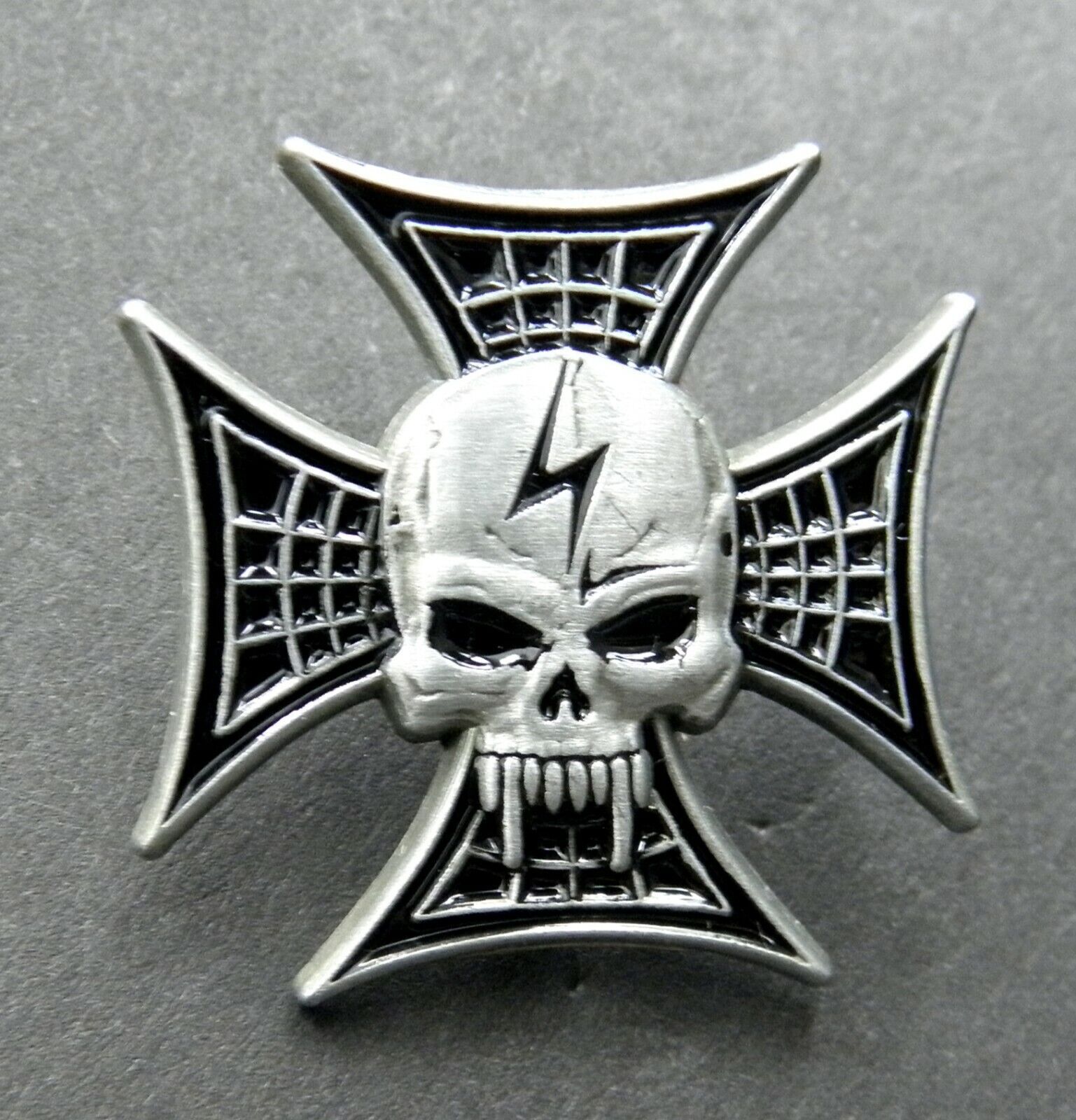 Skull Cross Steelie Vampire Lapel Hat Pin 1 inch