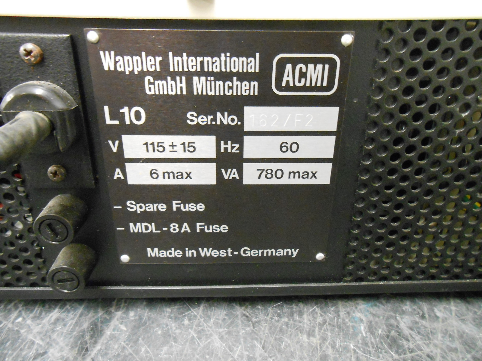 ACMI L-10 ENDOSCOPIC LIGHT SOURCE