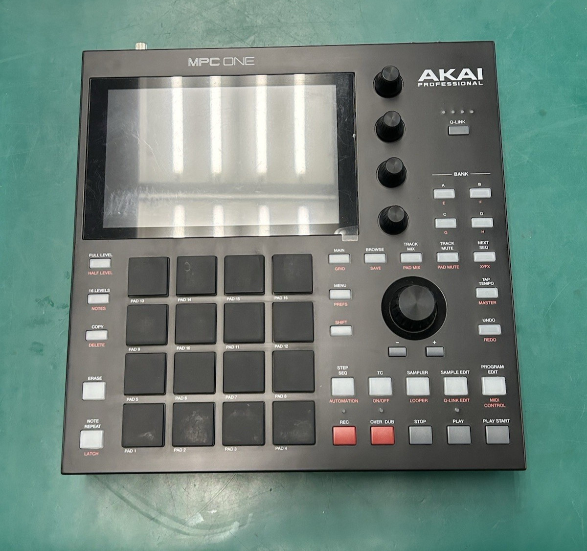 Akai Professional MPC One – Drum Machine, Sampler & MIDI Controller (No Box)