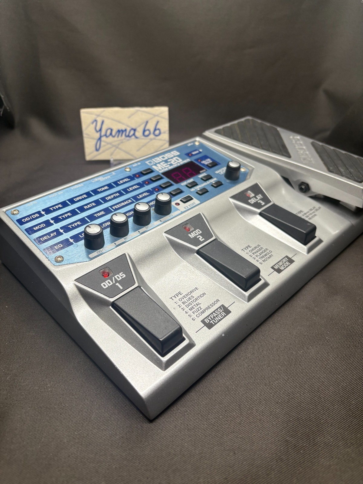 BOSS ME-20 guitar effects pedal Multi-Effects