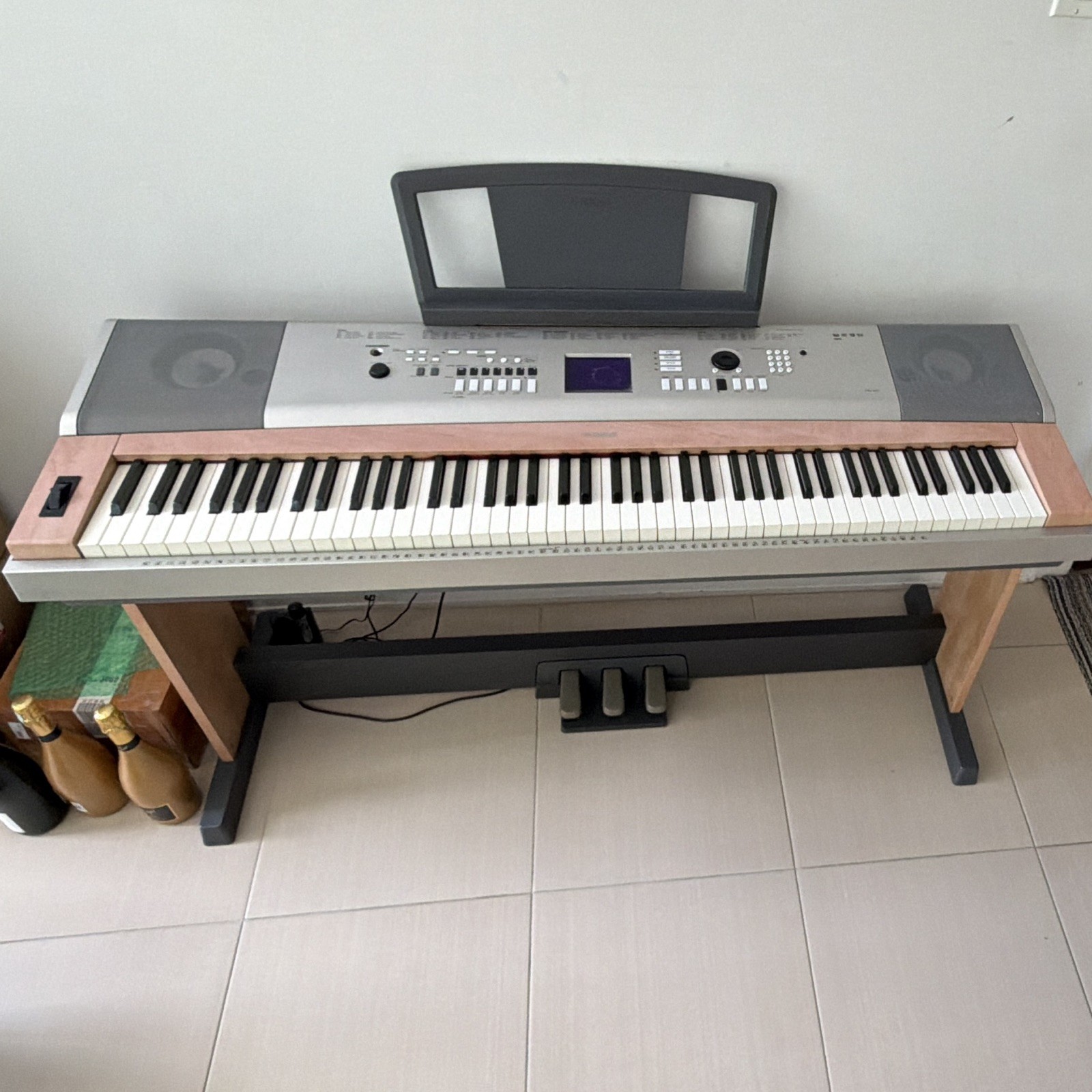Yamaha DGX-630/YPG-635 88-Key Digital Home Piano w/ Stand, 3 Pedals
