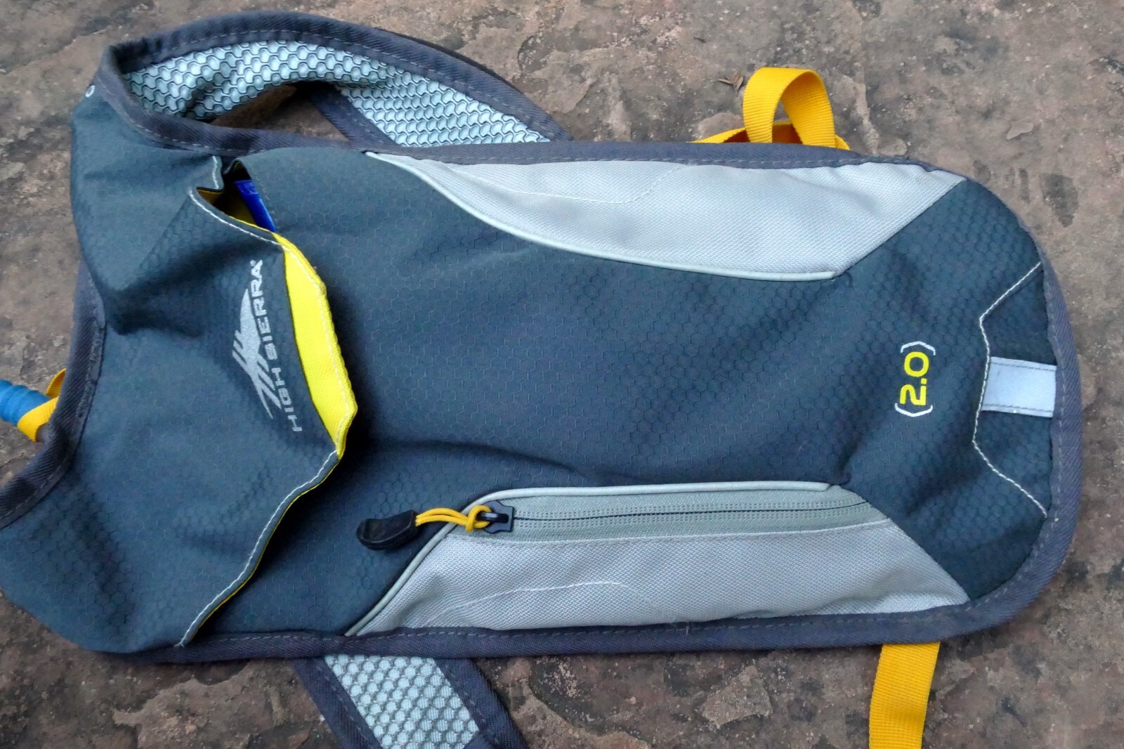 High Sierra Hydration Pack 2.0 Yellow & Ash excellent condition free shipping US