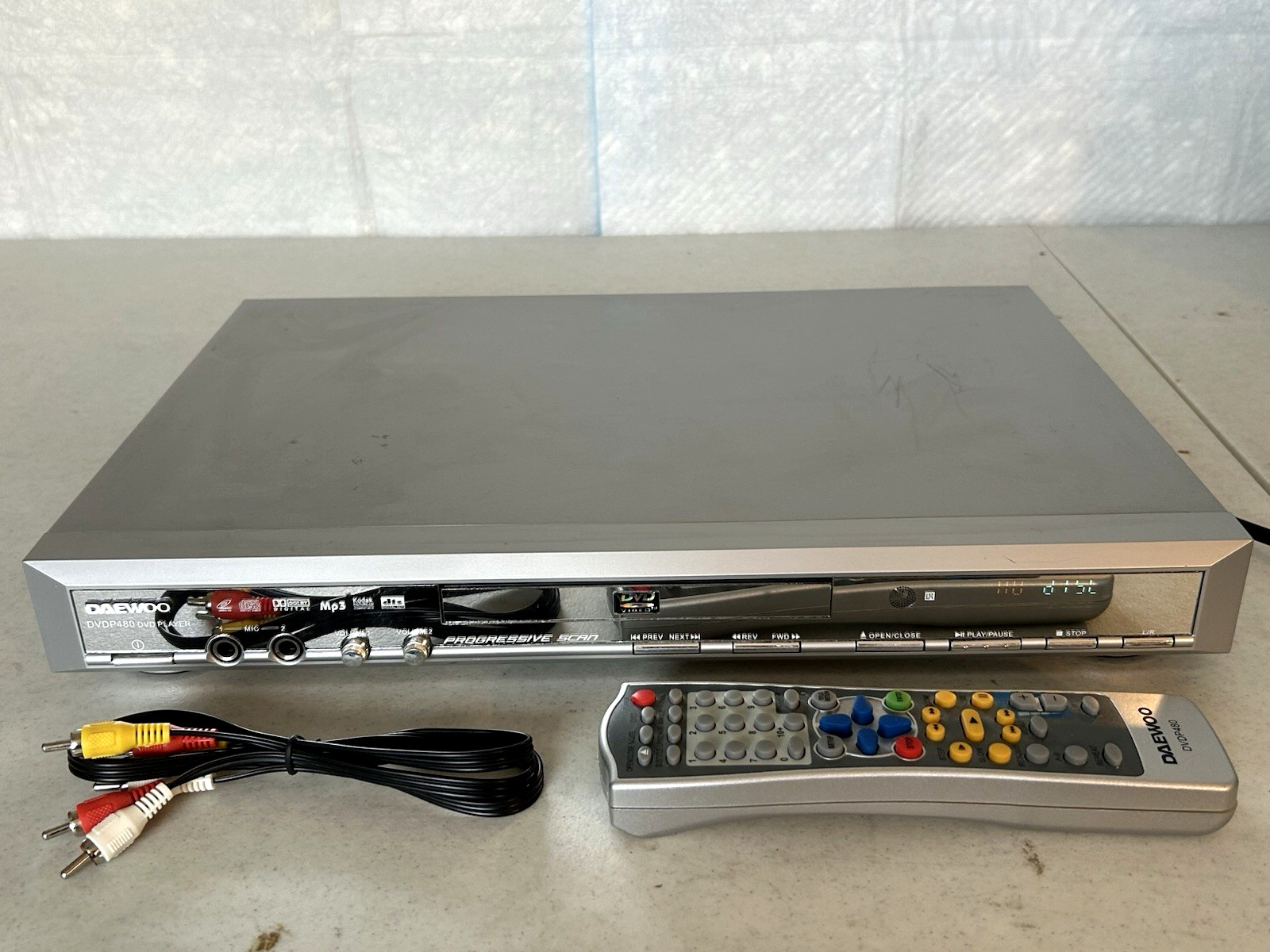 Daewoo DVDP480 Progressive Scan Karaoke DVD/CD/MP3 Player w/ 2 Mic Inputs Works