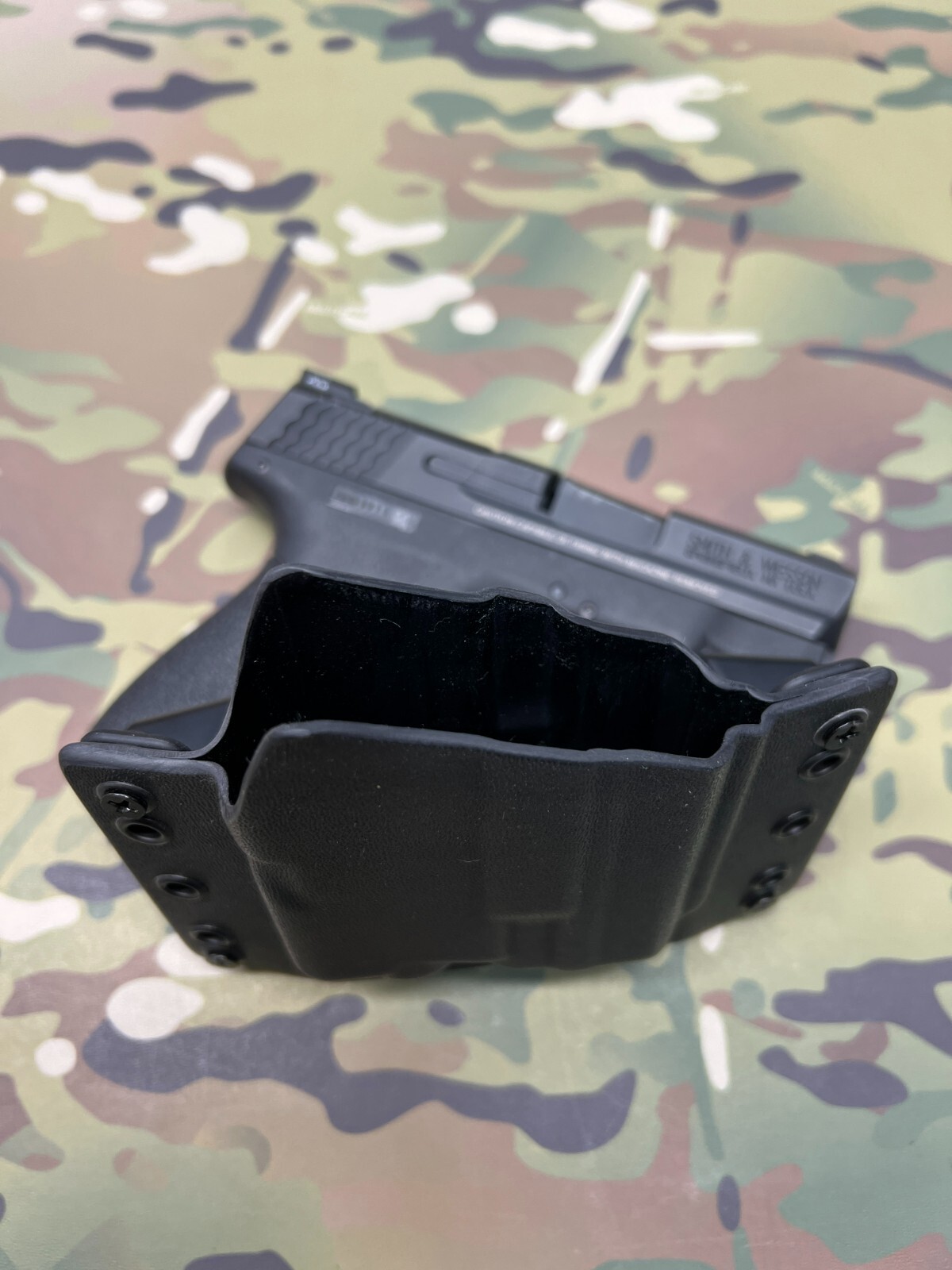 Black Kydex Holster for M&P Shield 9/40 Streamlight TLR-6