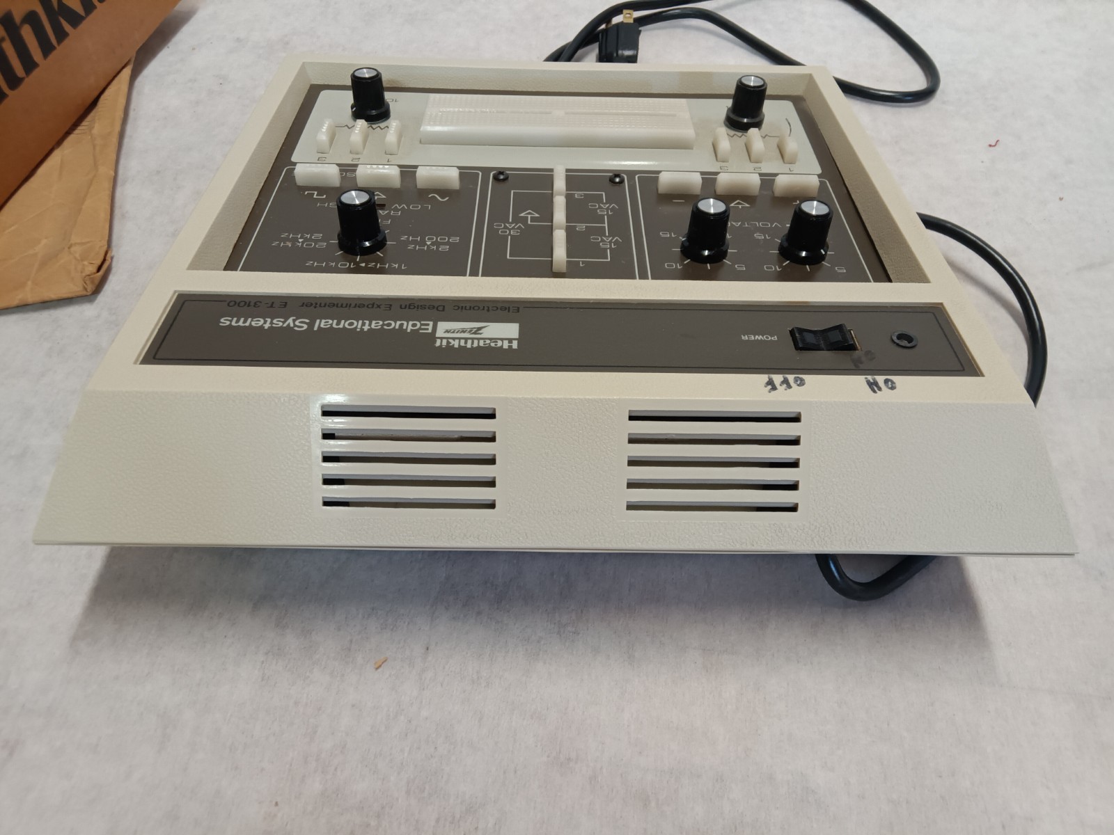 HEATHKIT ELECTRONIC DESIGN EXPERIMENTER MODEL ET-3100B With Box & Manual