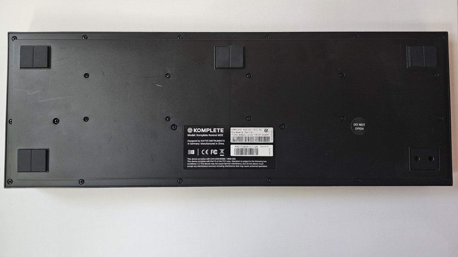 Native Instruments Komplete Kontrol M32 Controller Keyboard( For Parts )