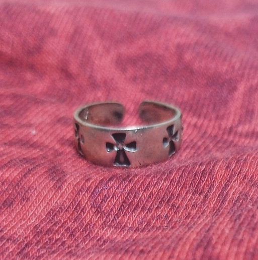 Toe Ring Adjustable 95% Sterling Silver "Cross" Design