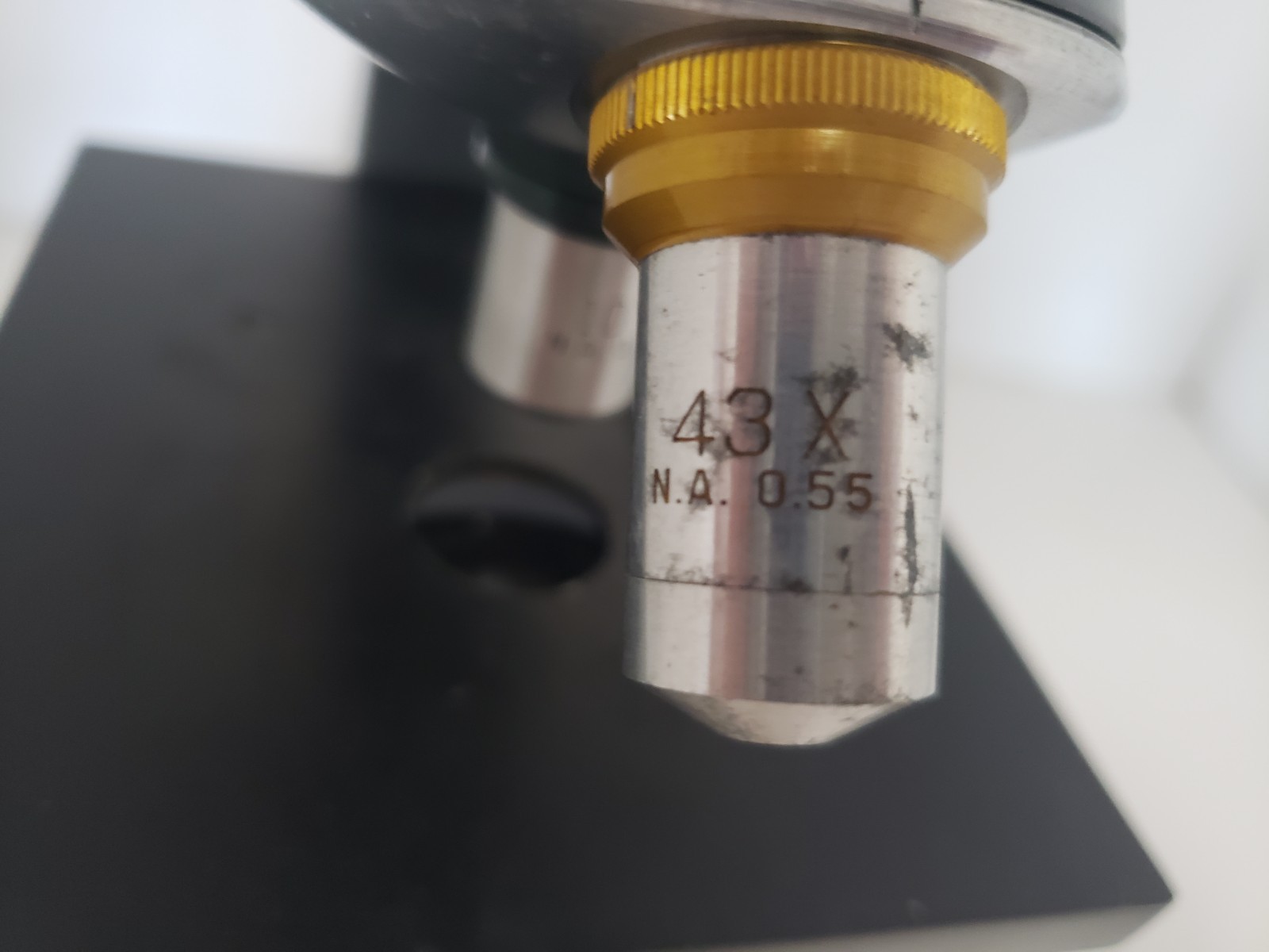 BAUSCH & LOMB ST STUDENT MICROSCOPE, 43X AND 10X (MISSING CLIP)