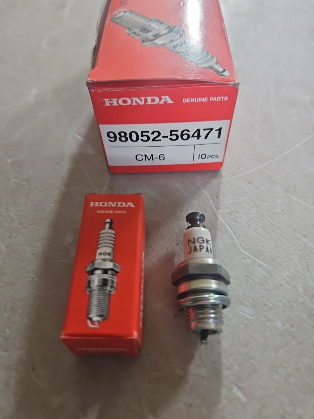 (9) Honda Spark Plugs OEM Part#98052-56471(EB5)
