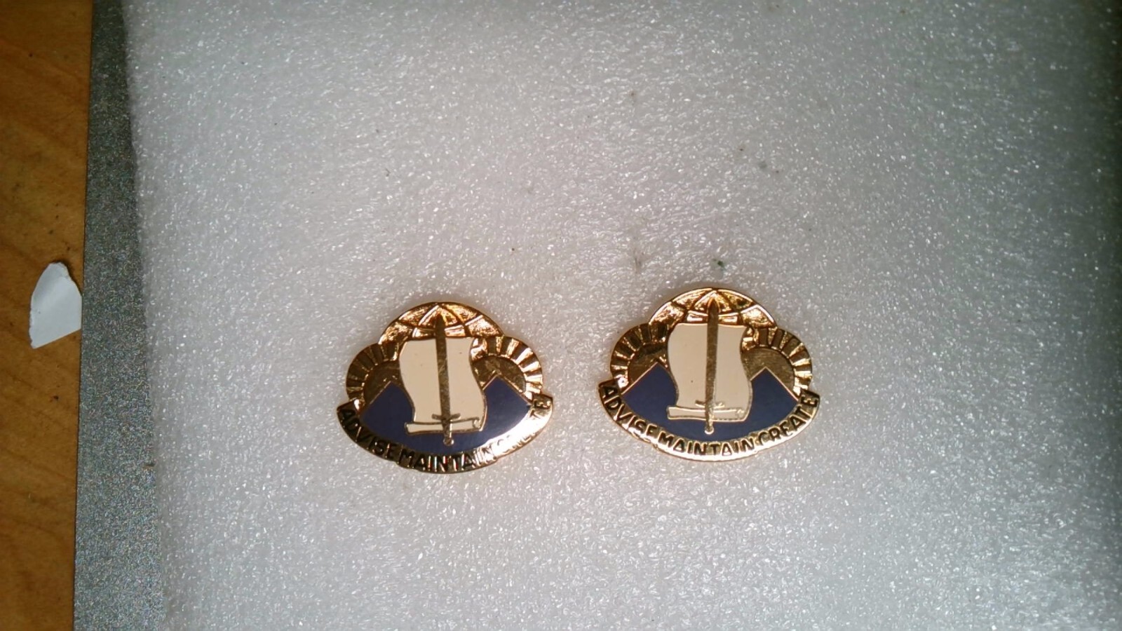 MILITARY INSIGNIA CREST SET OF 2 US ARMY 96TH CIVIL AFFAIRS ADVISE MAINTAIN CREA