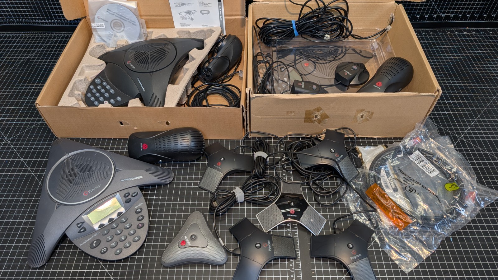 POLYCOM LOT: SoundStation2 2 IP 6000 microphones, 2201-15600-001 15100 16000-601