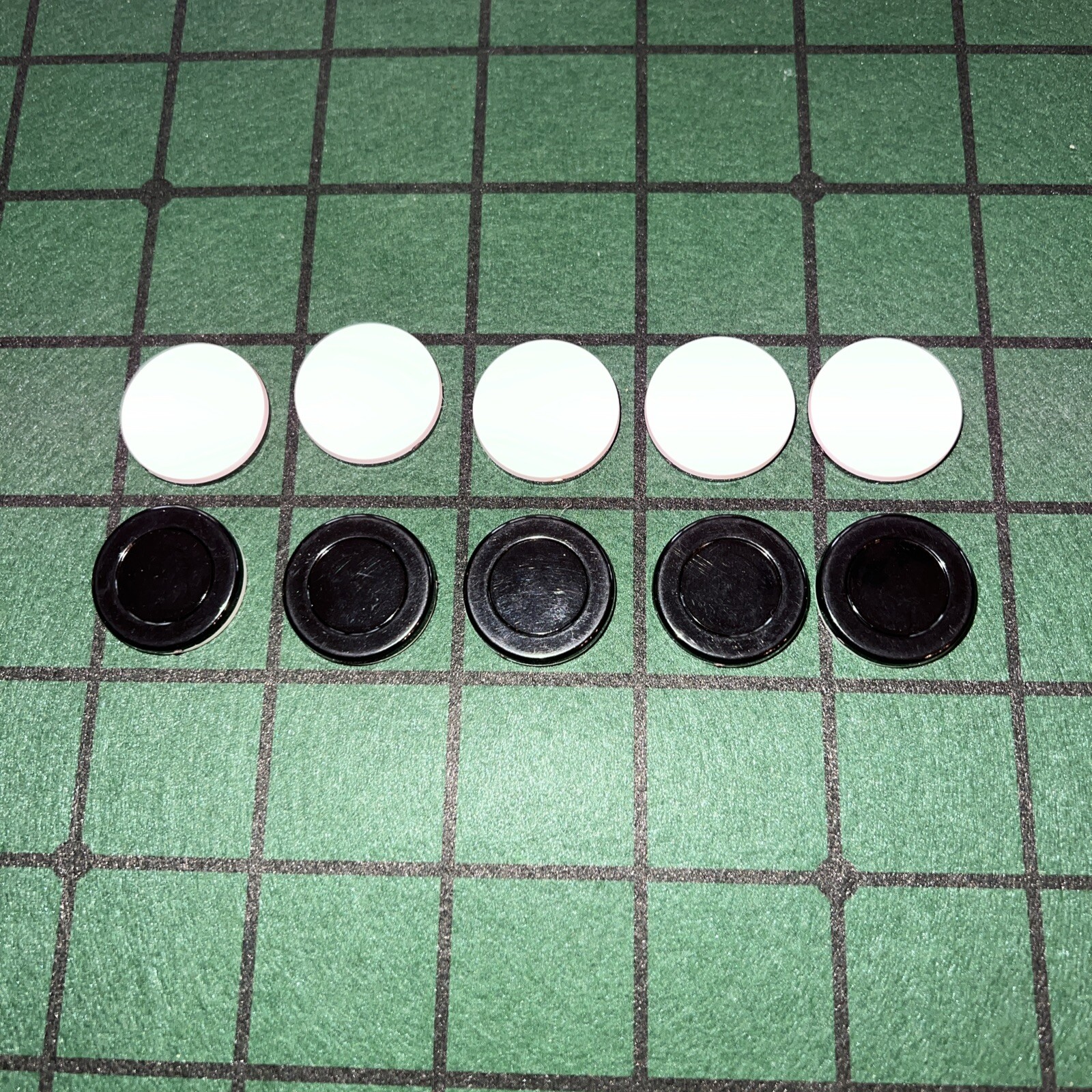 10 Othello Game Pieces Replacement Lot Parts Black and White Discs Chips Tokens