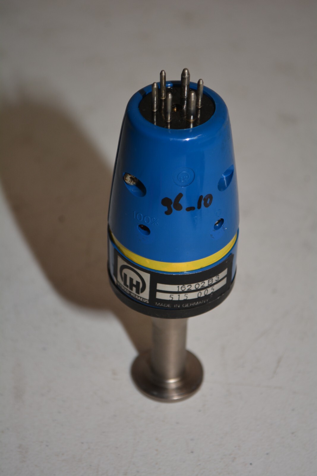 Leybold Heraeus 162 02 B3 Vacuum Sensor #W4404