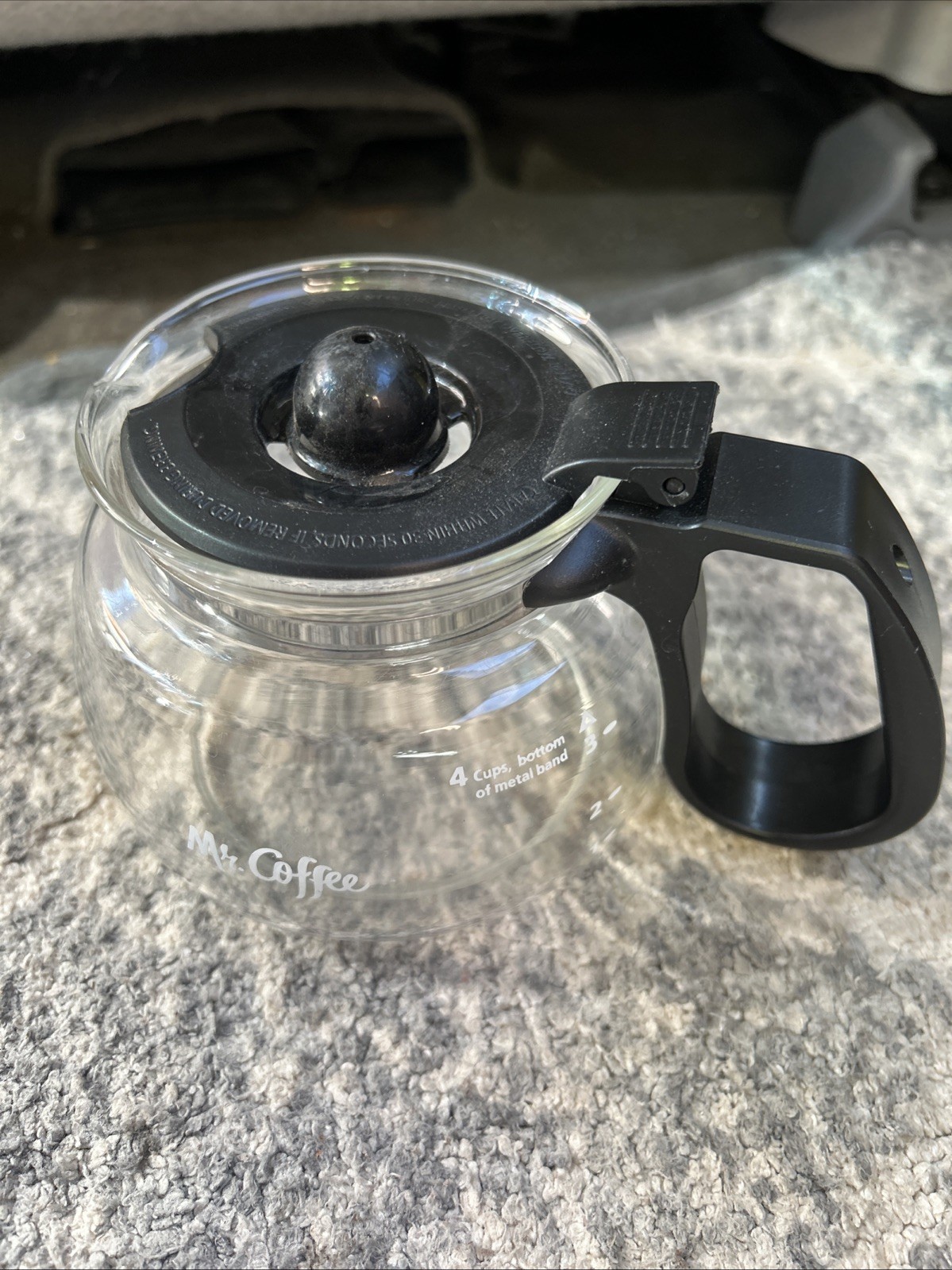 Mr. Coffee Coffee Maker 4 Cup Glass Carafe with drip hole