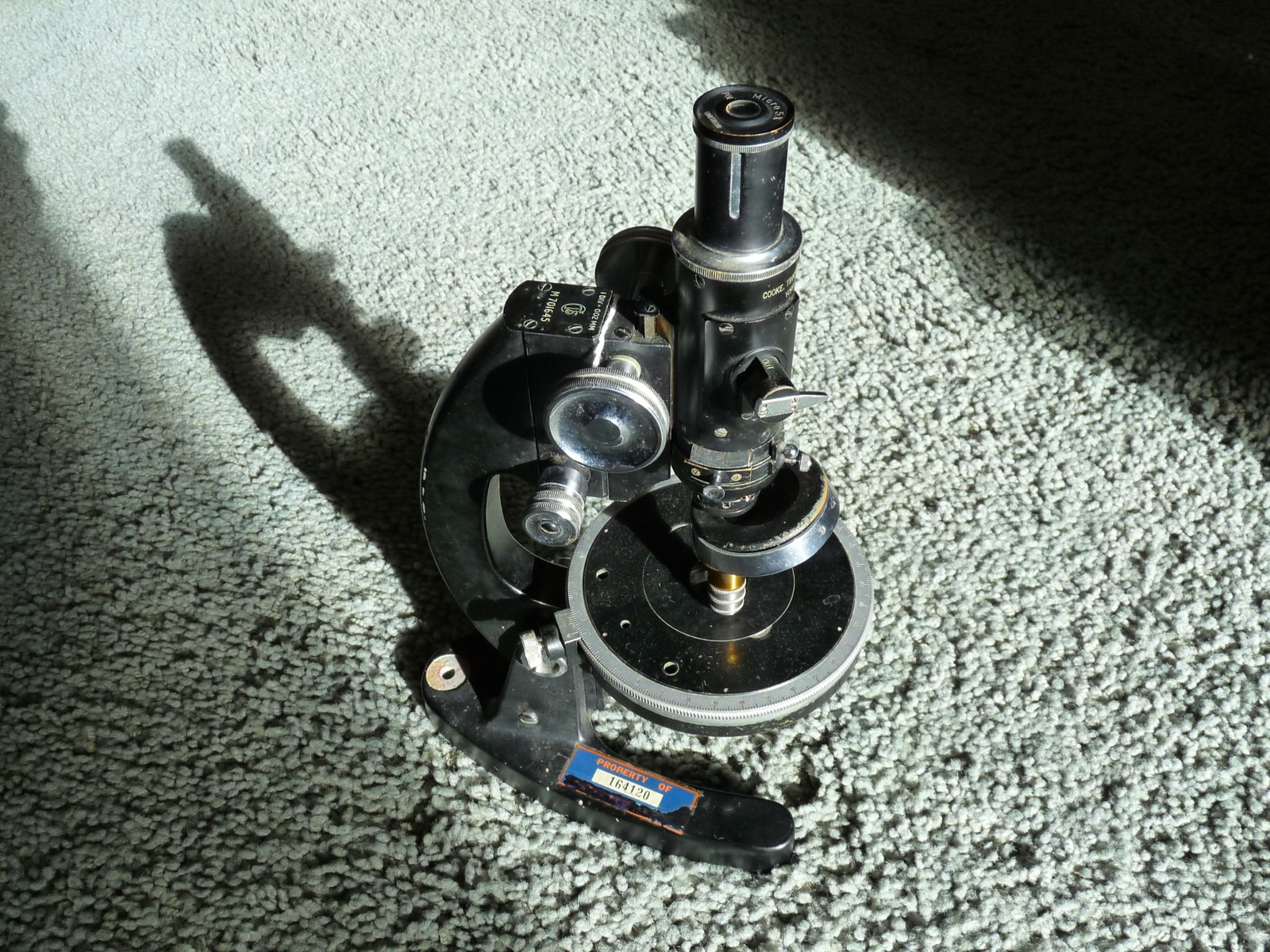 COOKE. TROUGHTON SIMMS MICROSCOPE WITH CASE 890