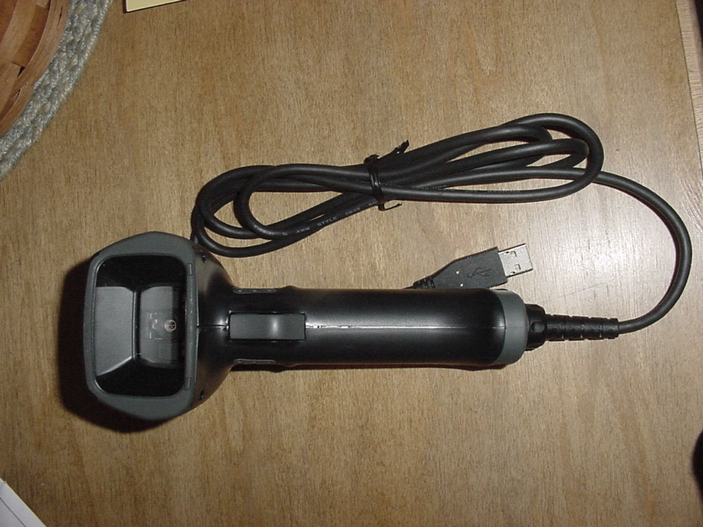 NEW-Opticon-OPI-2201-Handheld-Barcode-Scanner-Cable-Connectivity-Black-1D-2D