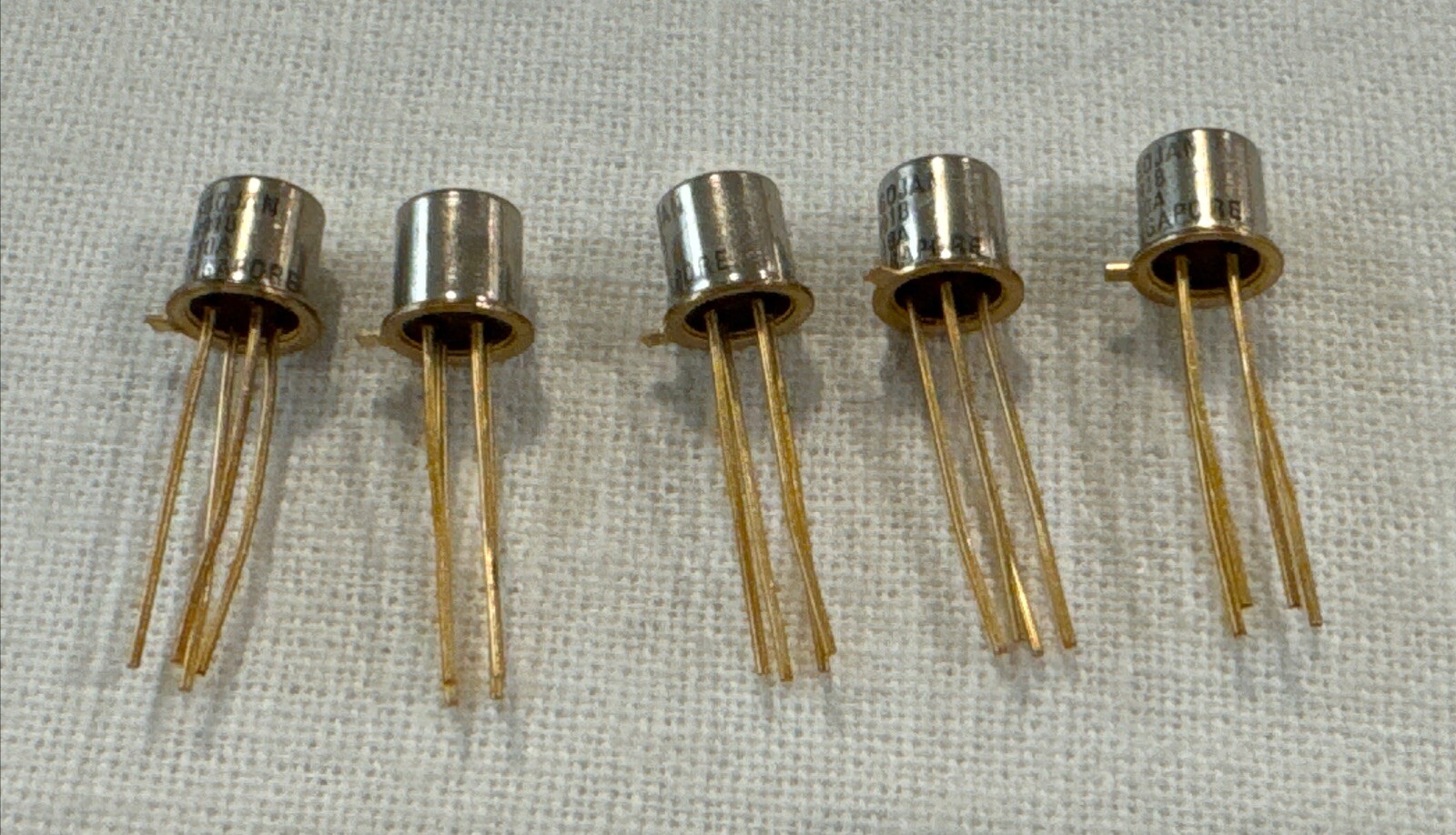 5 X 2N918 Transistor 3-Pin Gold Pins New Old Stock 2N918 2910A