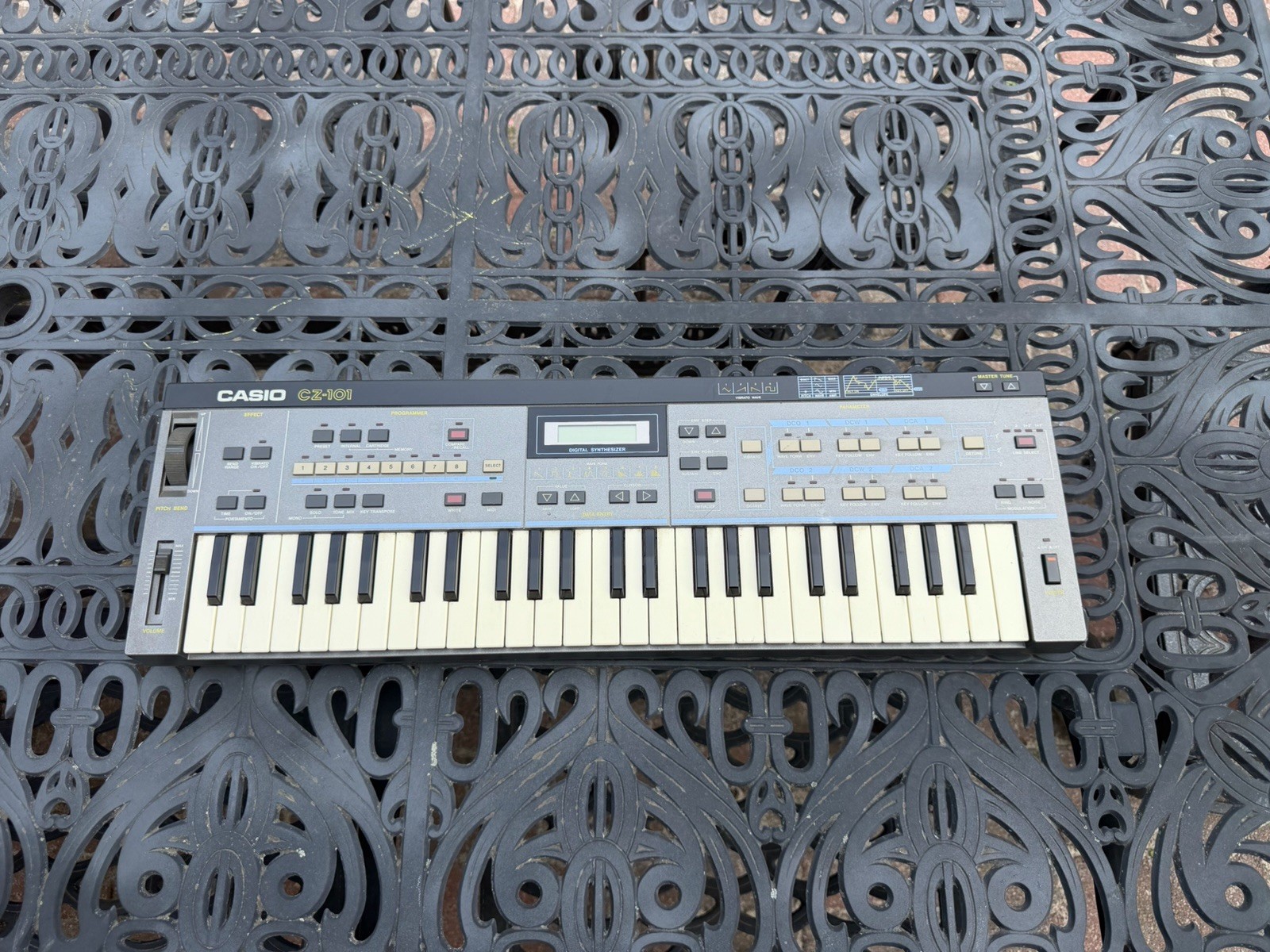 Casio CZ-101 Digital 49-Key Keyboard Programable Synthesizer Instrument UNTESTED