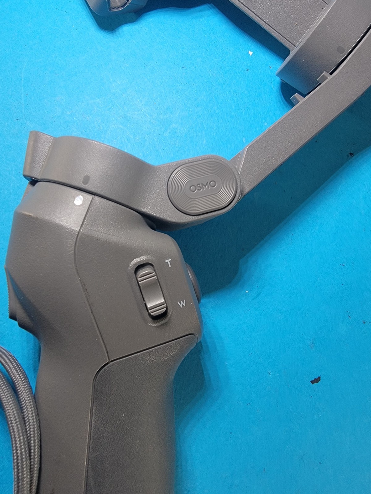 DJI OSMO Mobile 3 Smart Phone Stabilizing Mount OF100 (WITH MINI TRIOPOD)