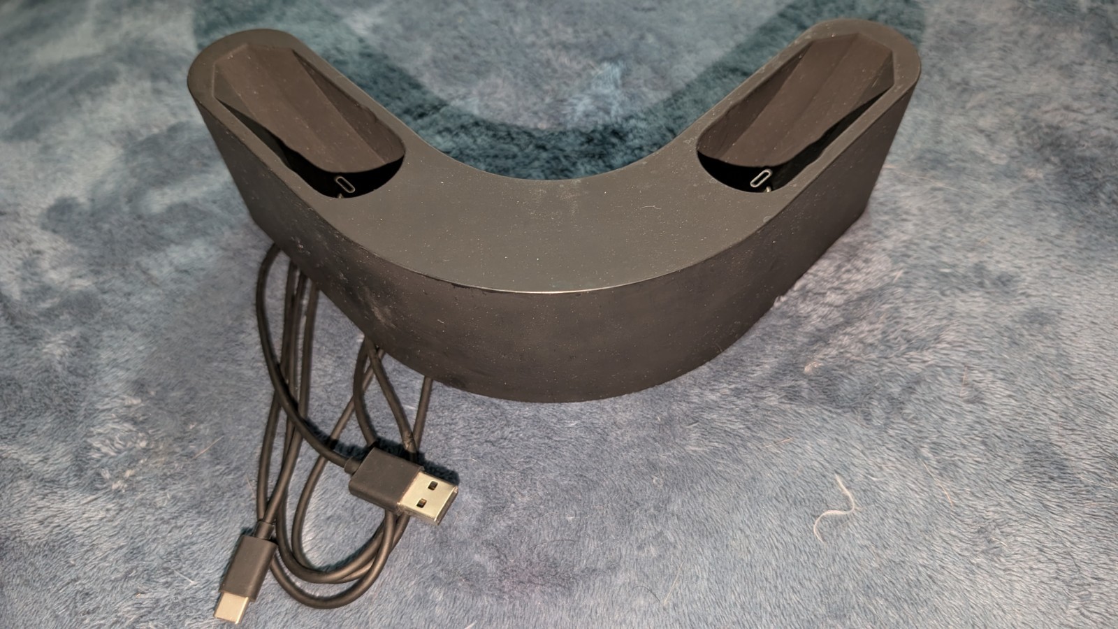 Magnetic Charging Dock/Stand Holder and Organizer for Valve Index VR Controller