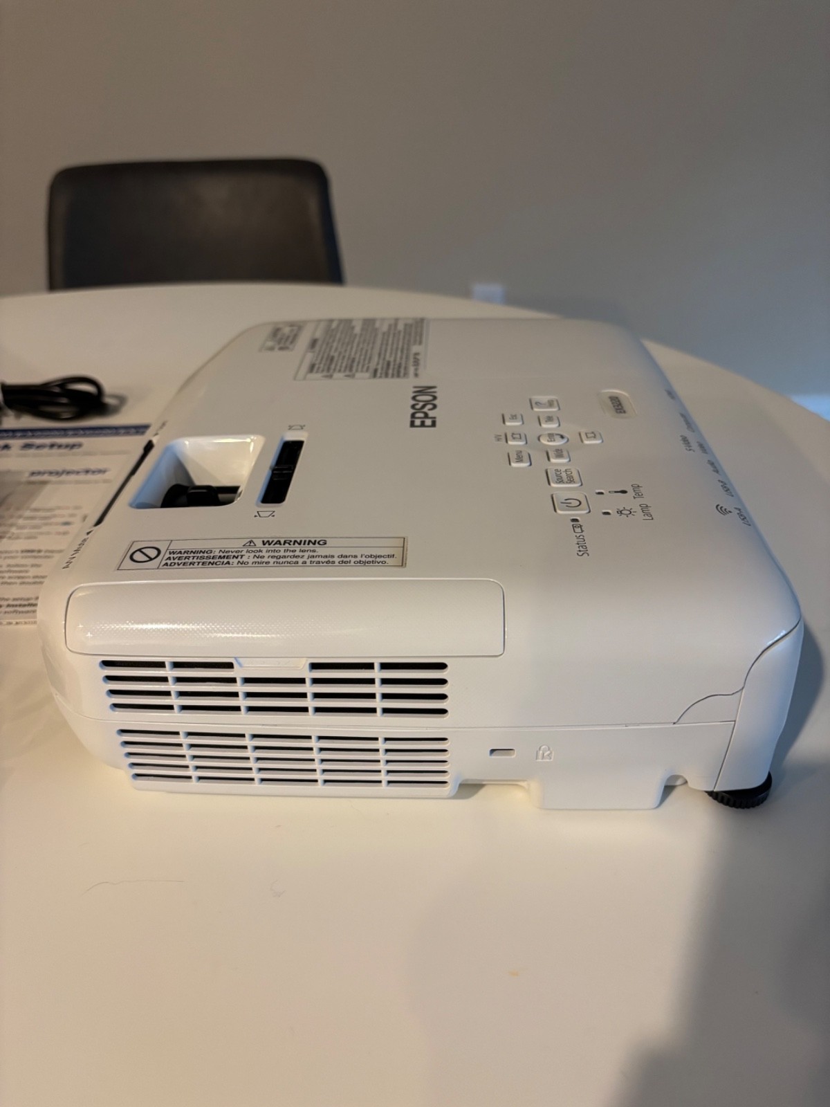 Epson EX3220 SVGA Tri-LCD Projector 3000 Lumens with Only 51 Lamp Hours!