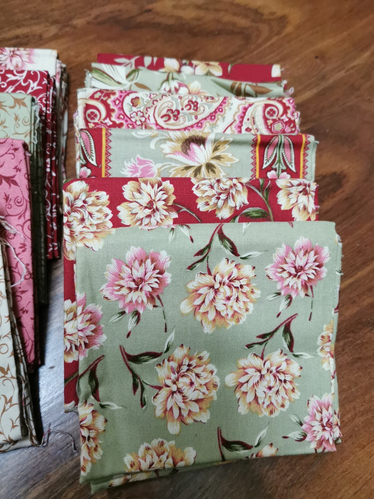 Fat Quarter Bundle: Floral Collection by Faye Burgos