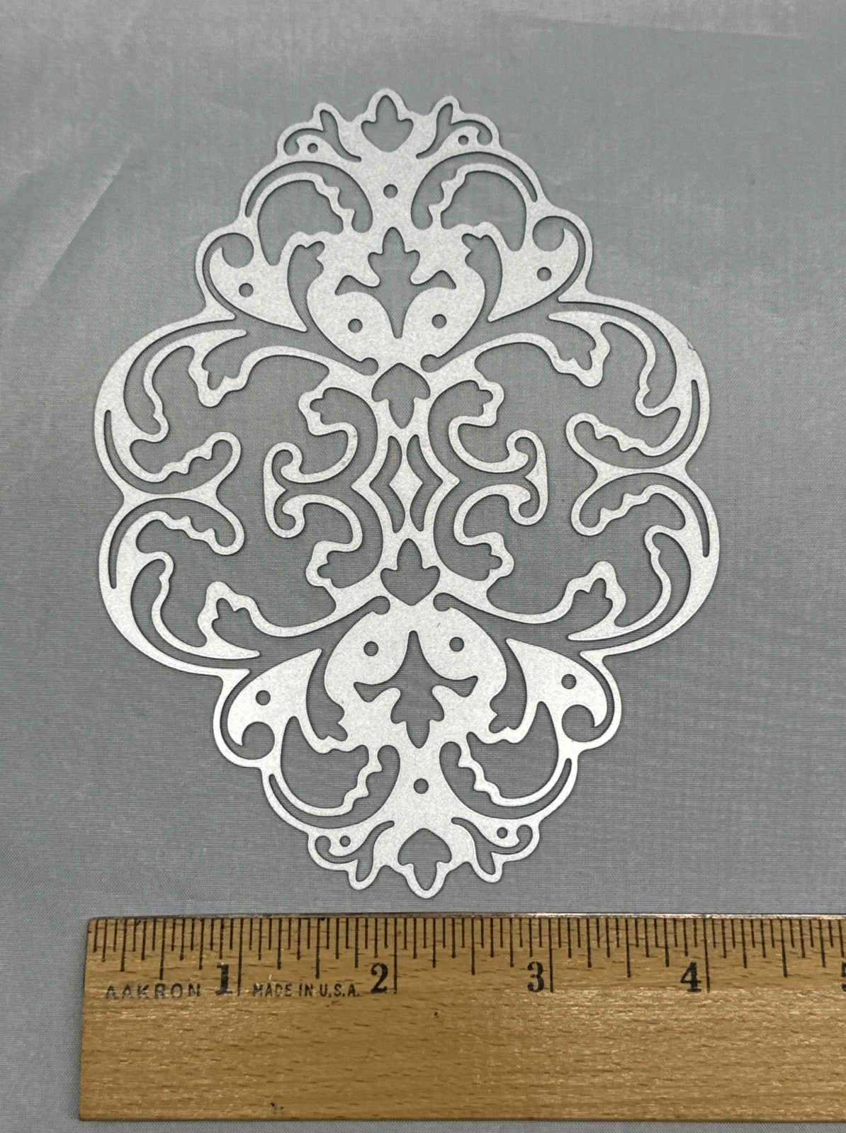 Anna Griffin Flourish Medallion Cutting Die