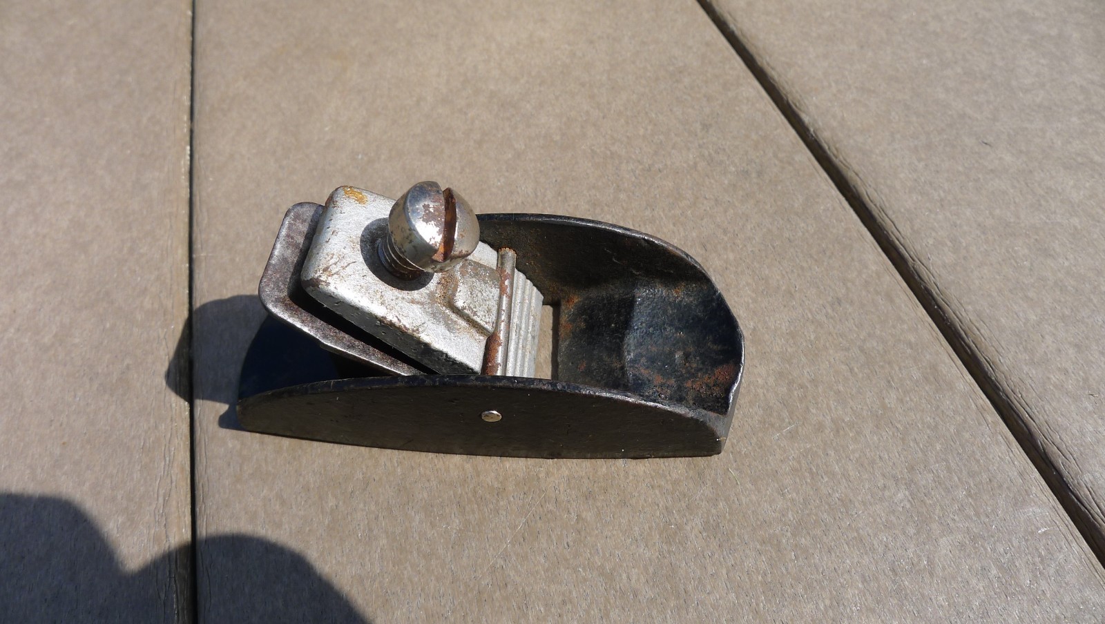 VTG SMALL 3 1/2" CAST IRON TRIM PLANE, CASTING MARK BL