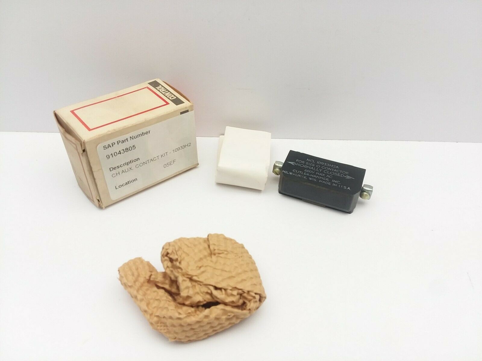 Cutler Hammer Eaton 10933H2 Auxiliary Contact