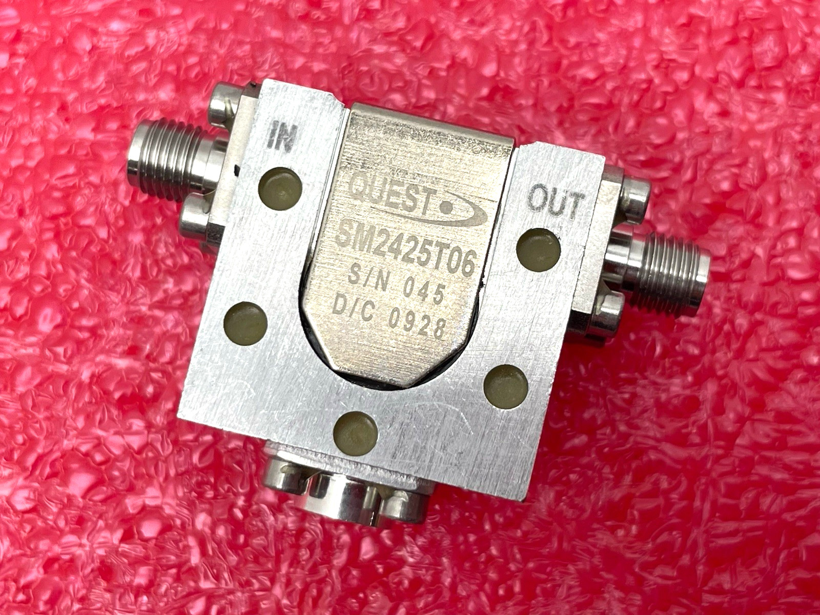 RF ISOLATOR 2.4-2.5 GHz SMA QUEST MICROWAVE SM2425T06