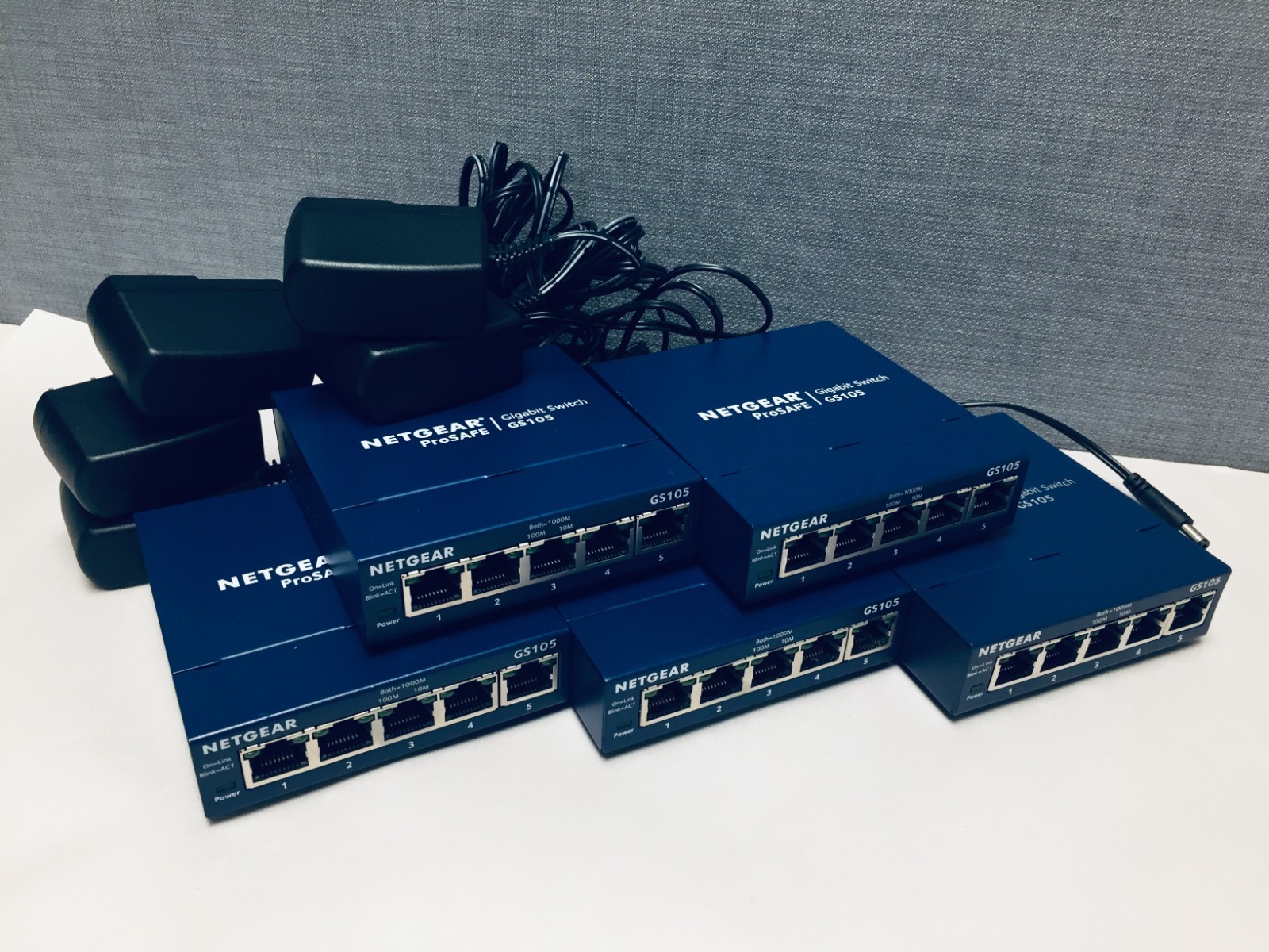 (Lot of 5) Netgear GS105 V5 Prosafe 5 Port Gigabit Switch w/ Adapters