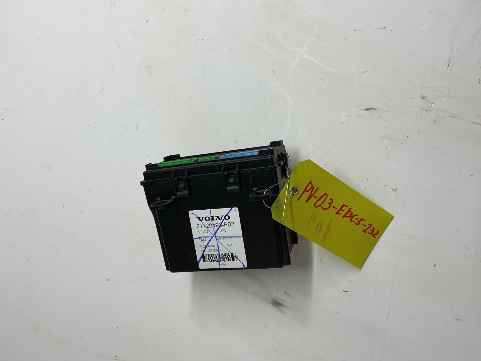 Genuine Volvo VNL VECU Vehicle Control Unit Module 12V OEM 21720493-P02