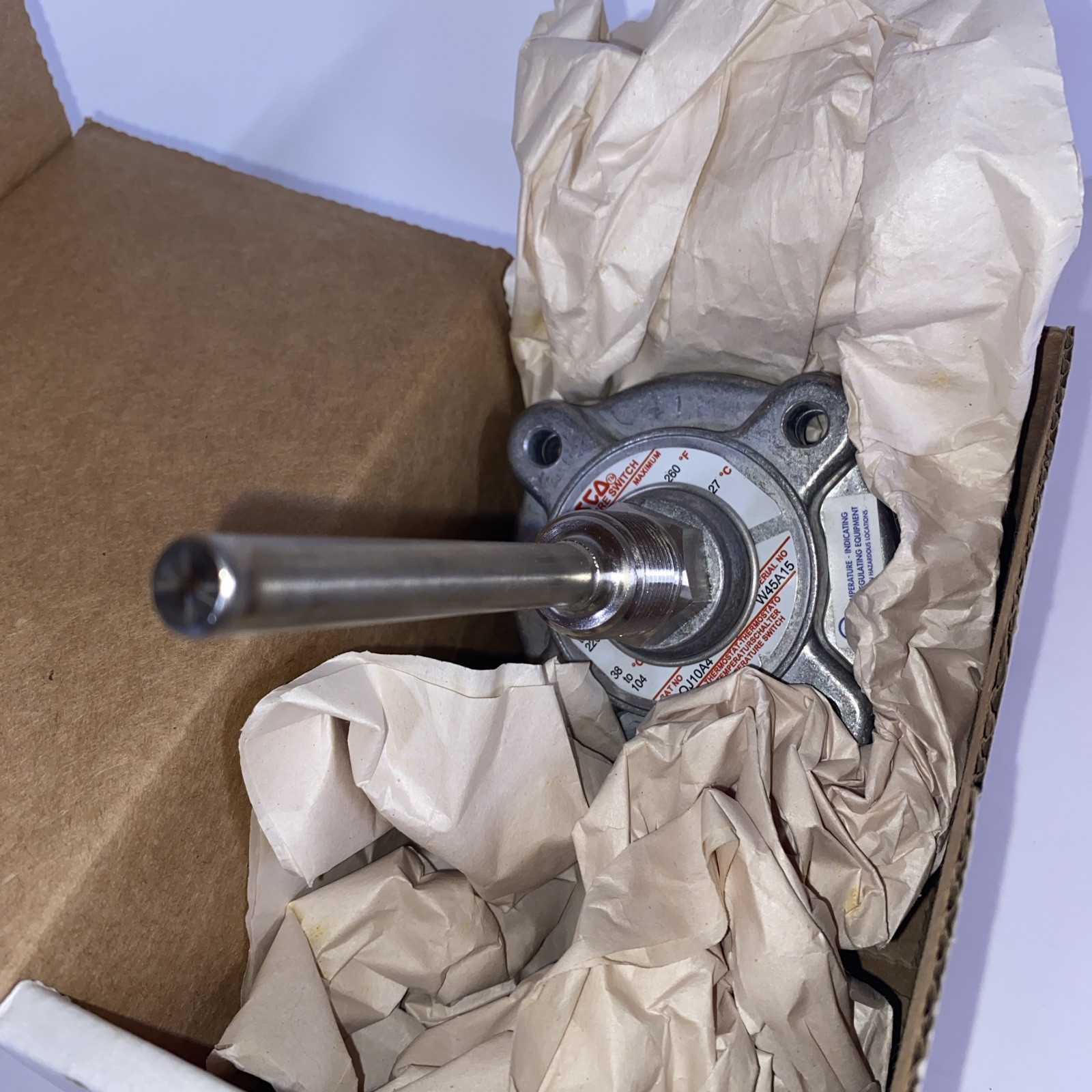 NEW IN BOX Asco Temperature Switch QJ10A4