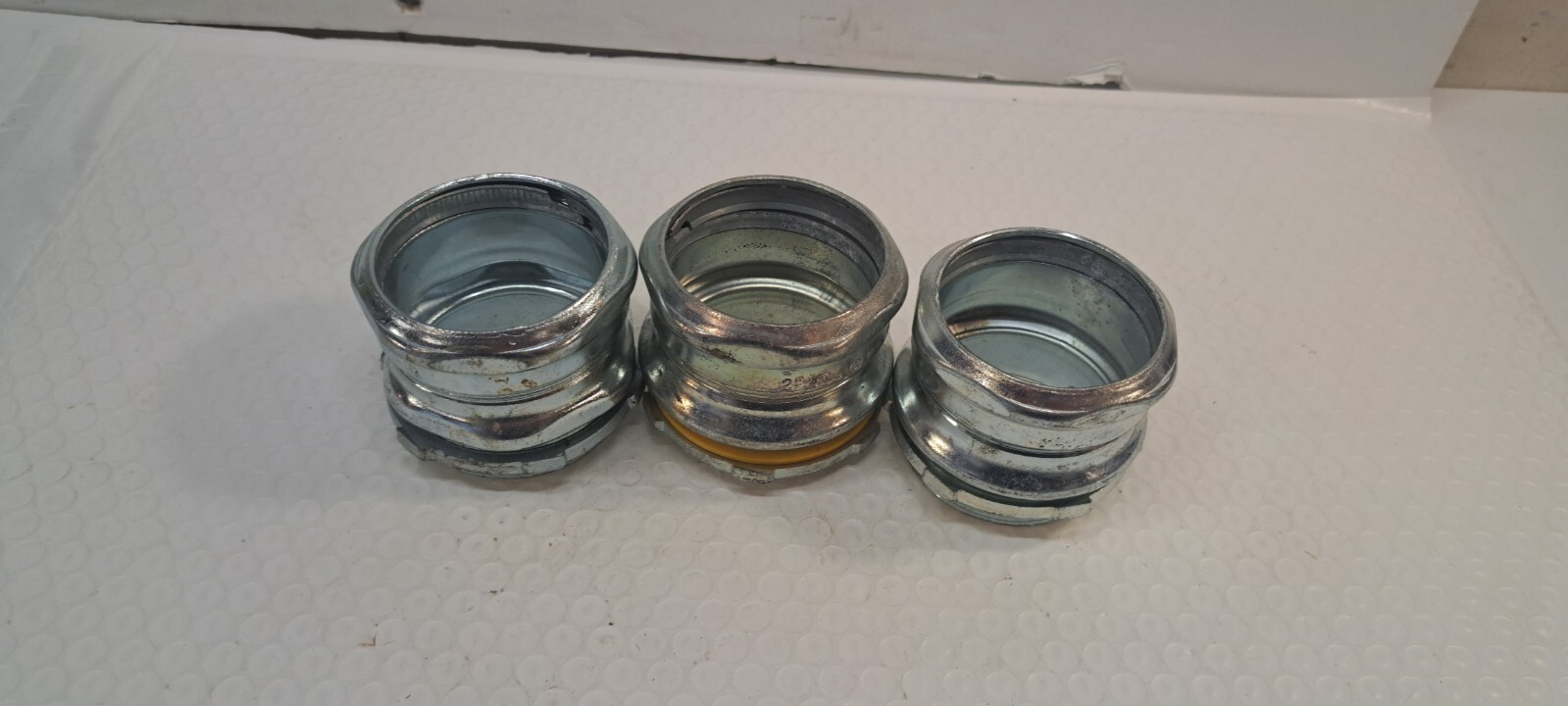 (Qty. 3) 2 inch EMT Rigid Compression Type Box Connector