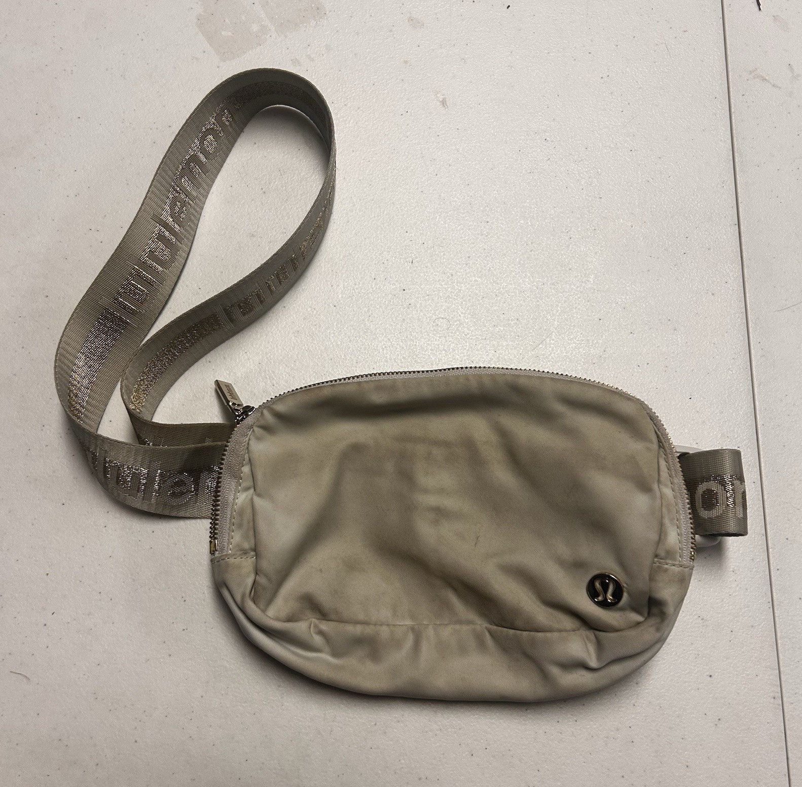 Lululemon Everywhere Belt Bag Gray Small 1L Polyester Adjustable Buckle Logo